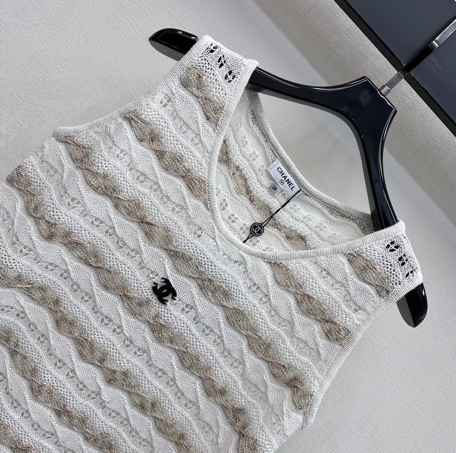 CC 26s Knitted Vest White Taupe Cotton 378379
