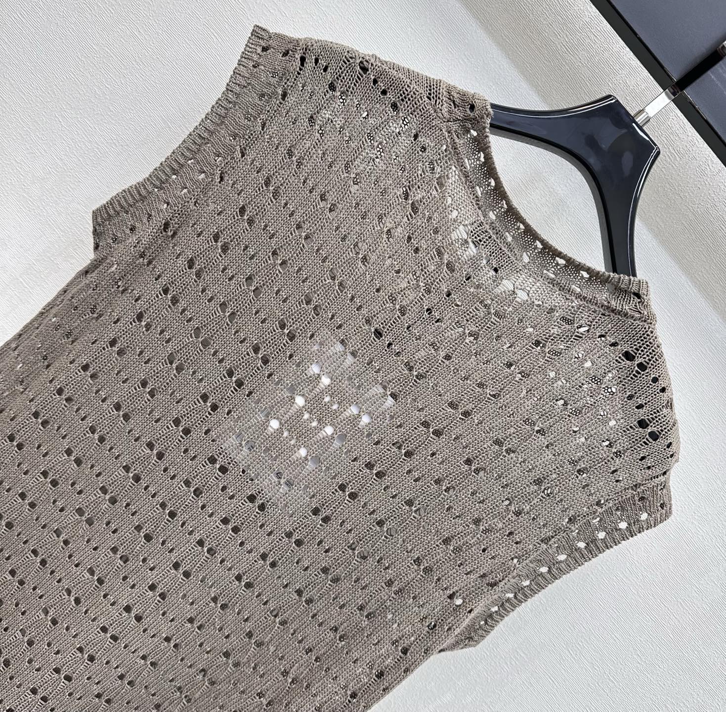 CC 26s Logo Knitted Vest Taupe Cotton 378318