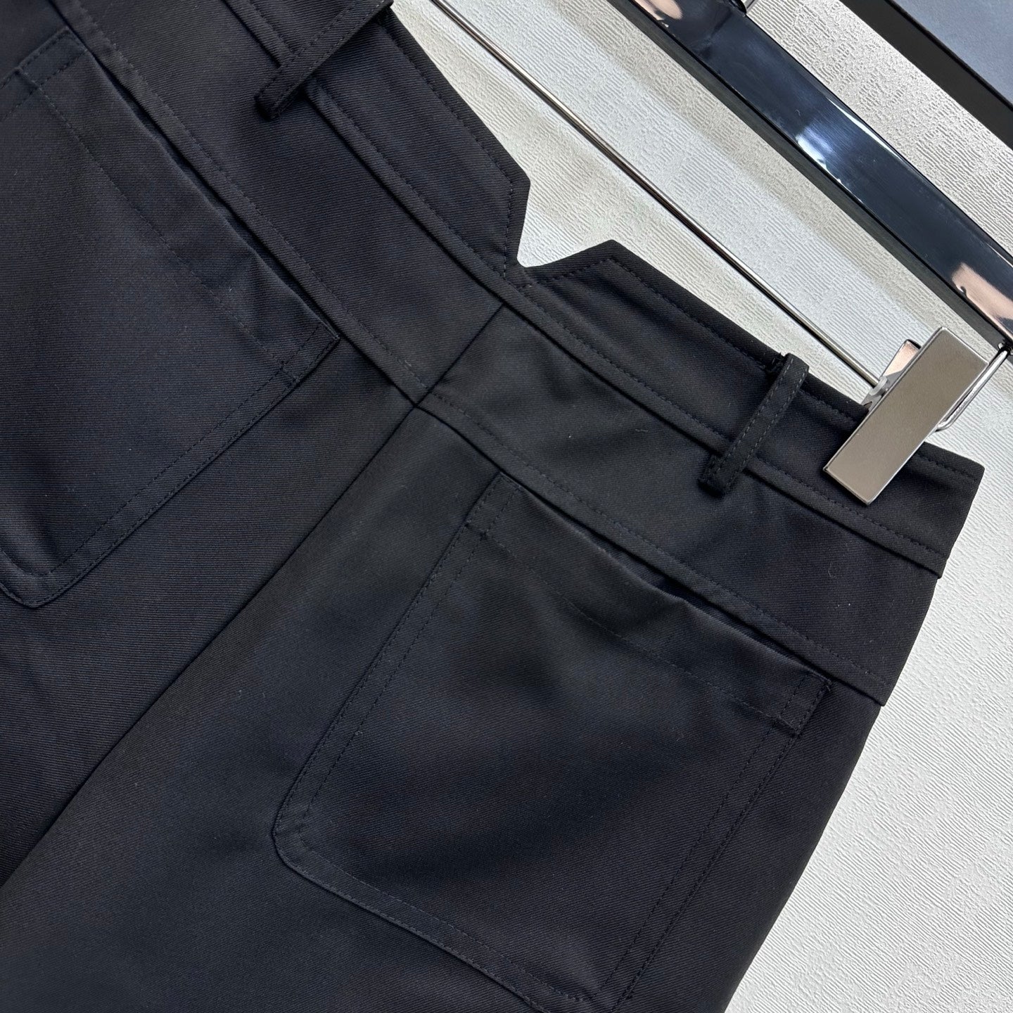 HM 26s Cropped Short Black Cotton 378810