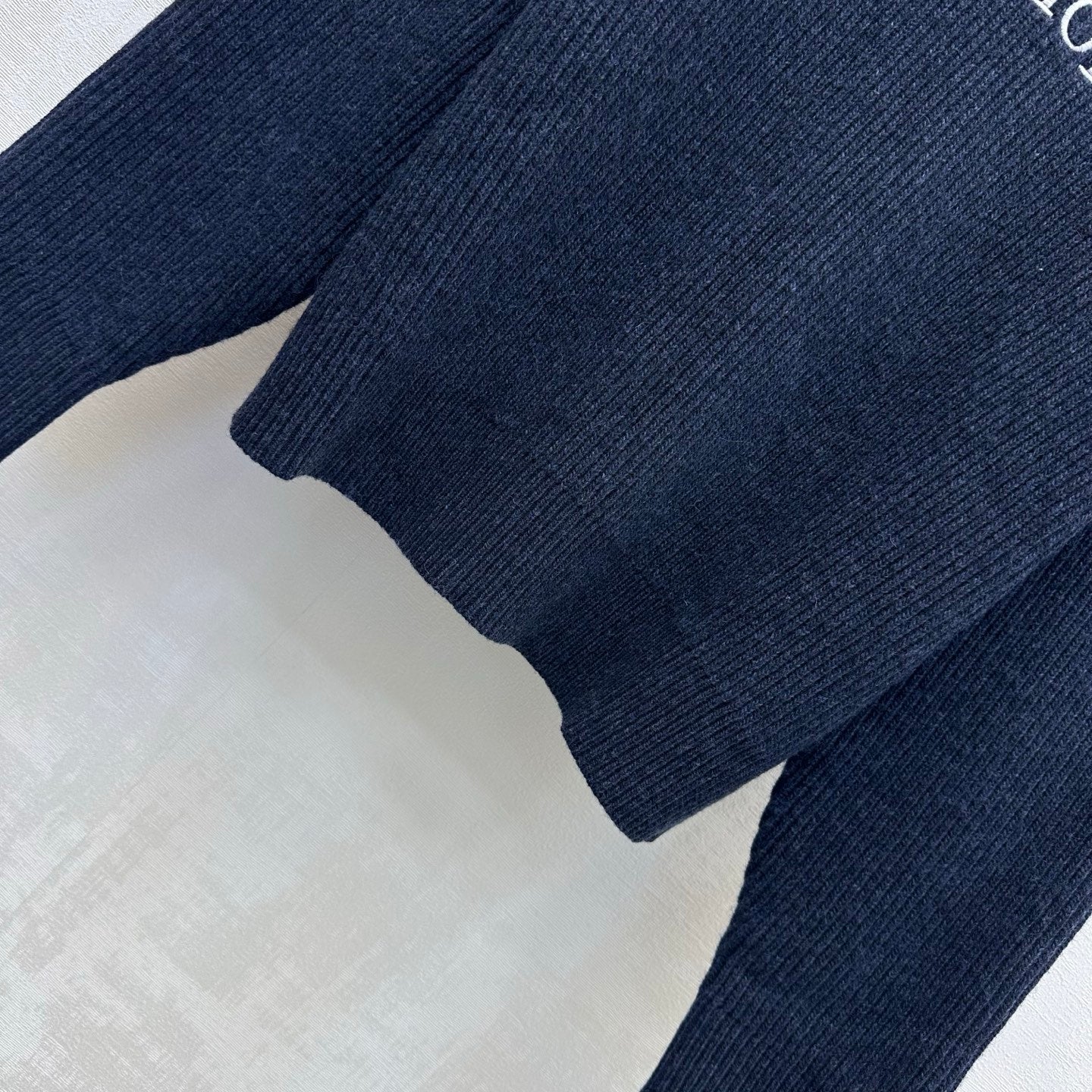 CD 26s Embroidered Knitted Long-Sleeve Top Navy Blue Wool Cashmere 421318