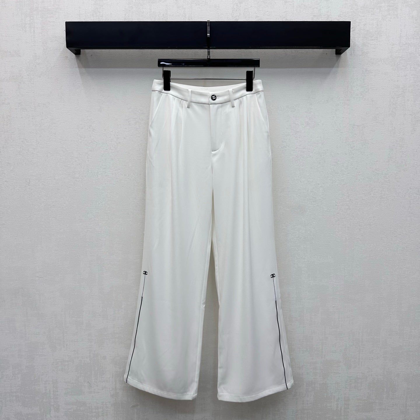 CC 26s Embroidered Vest And Trouser Suit White Polyester 422611