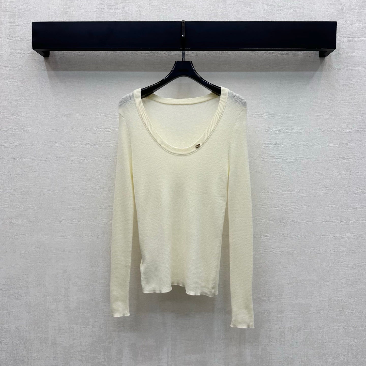 CD 26s U-Neck Metal Logo Knit Base Layer Top Cream Wool Polyester 422533
