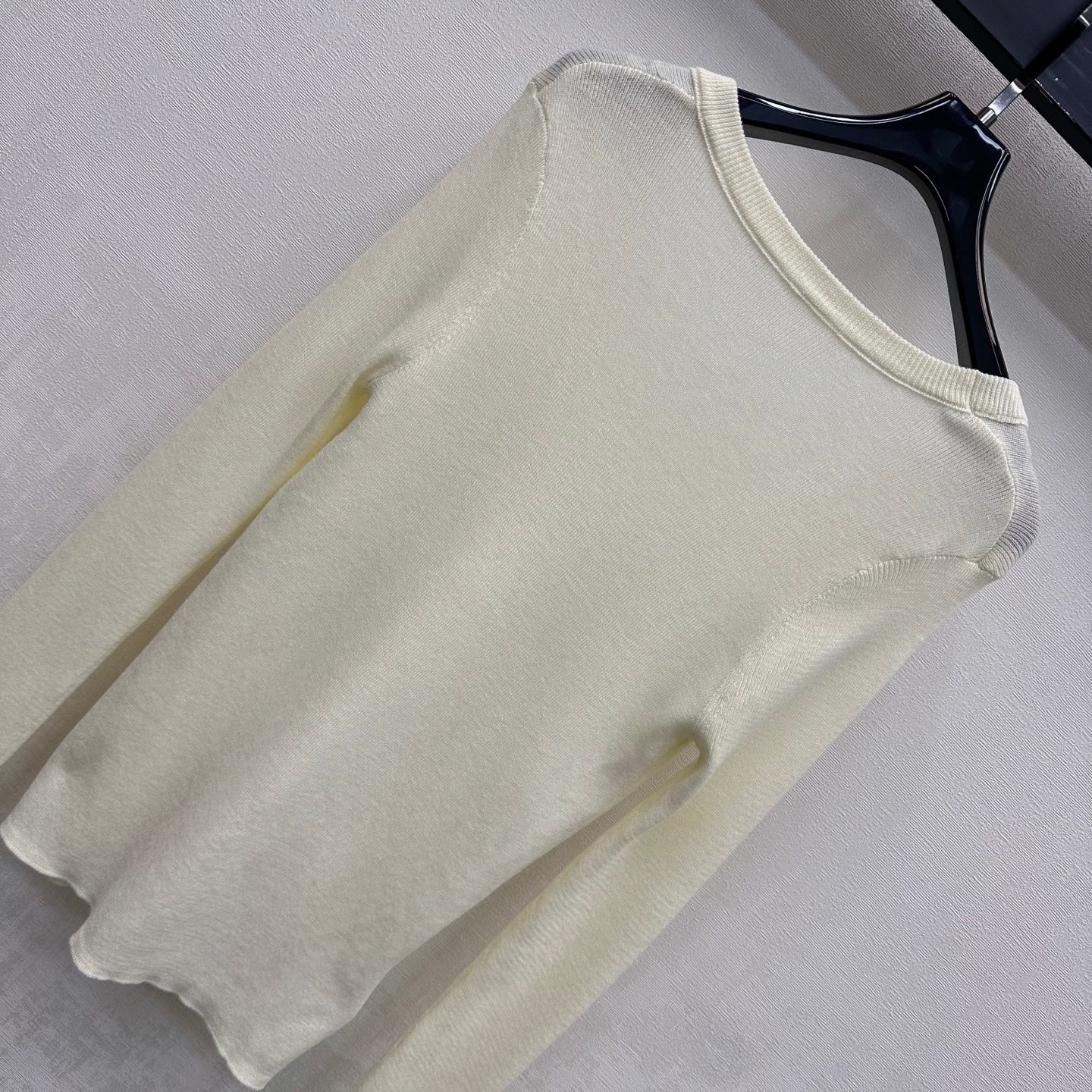 CD 26s U-Neck Metal Logo Knit Base Layer Top Cream Wool Polyester 422533