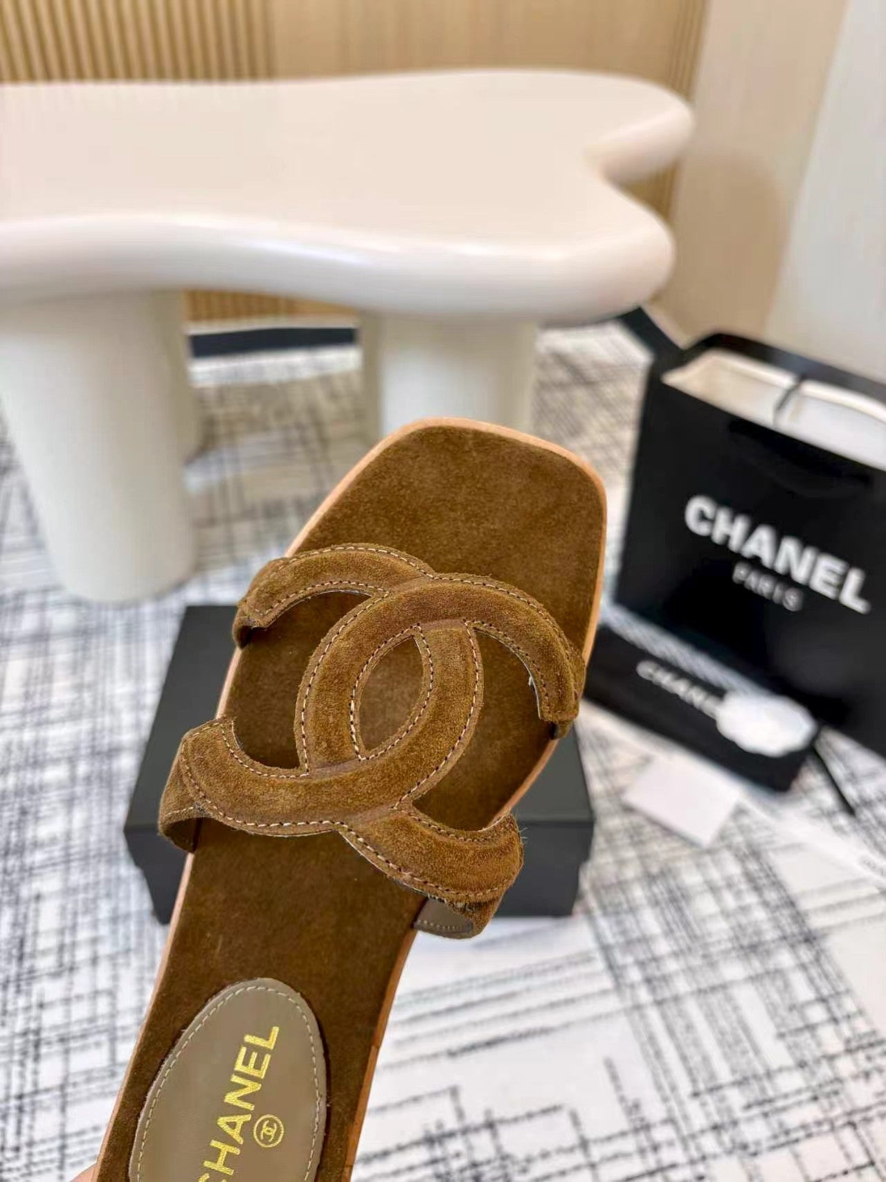 CC 26s Open-toe Sandal Coffee Suede 681946