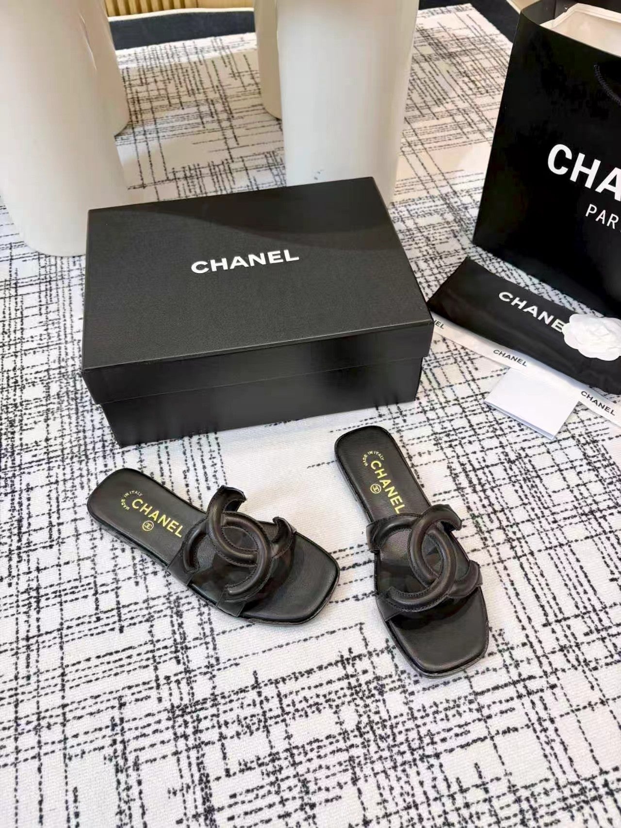 CC 26s Open-toe Sandal Black Sheepskin 681947