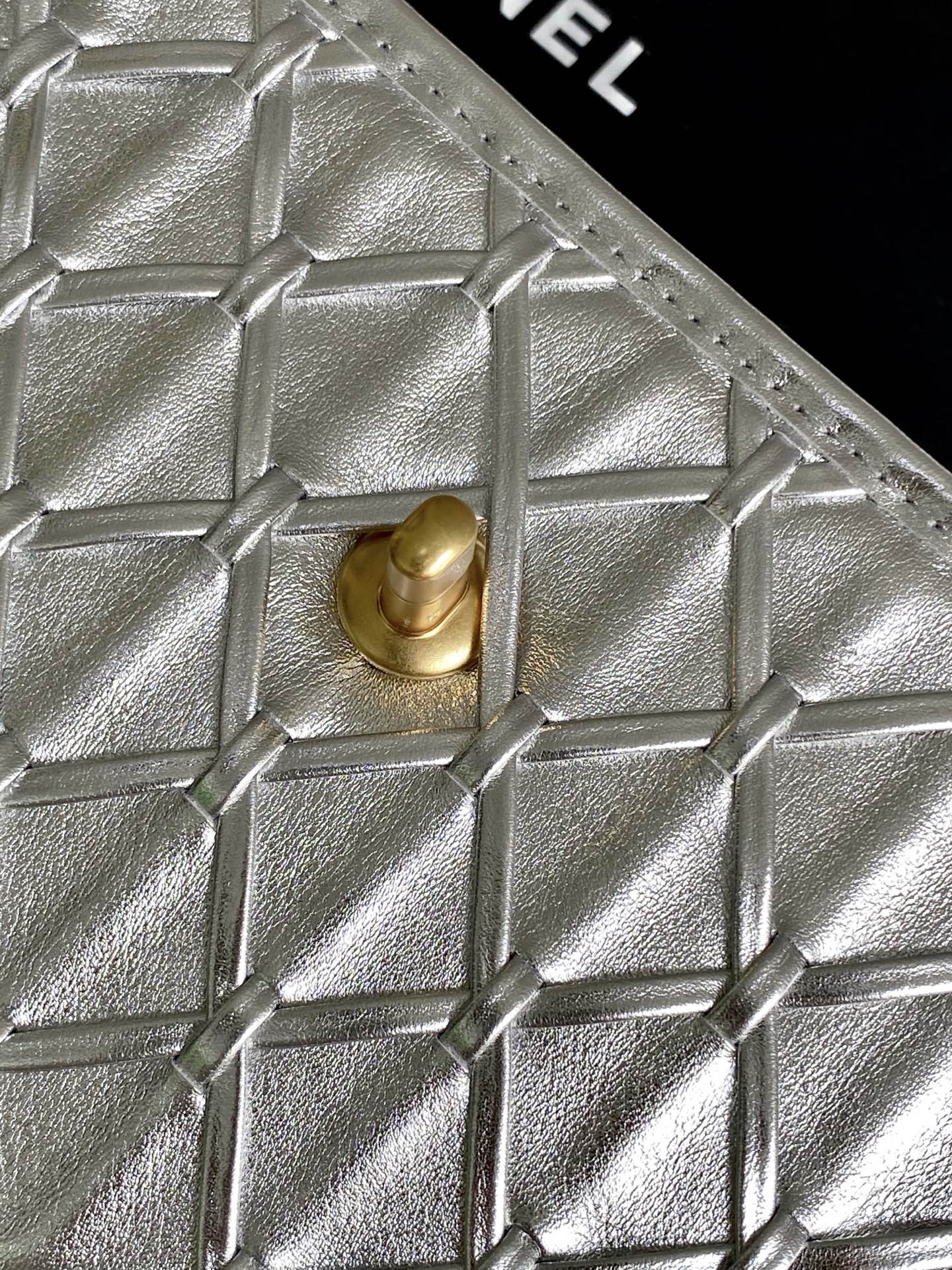 CC 25C Flap Bag 25cm Silver Metalic Quilted Lambskin