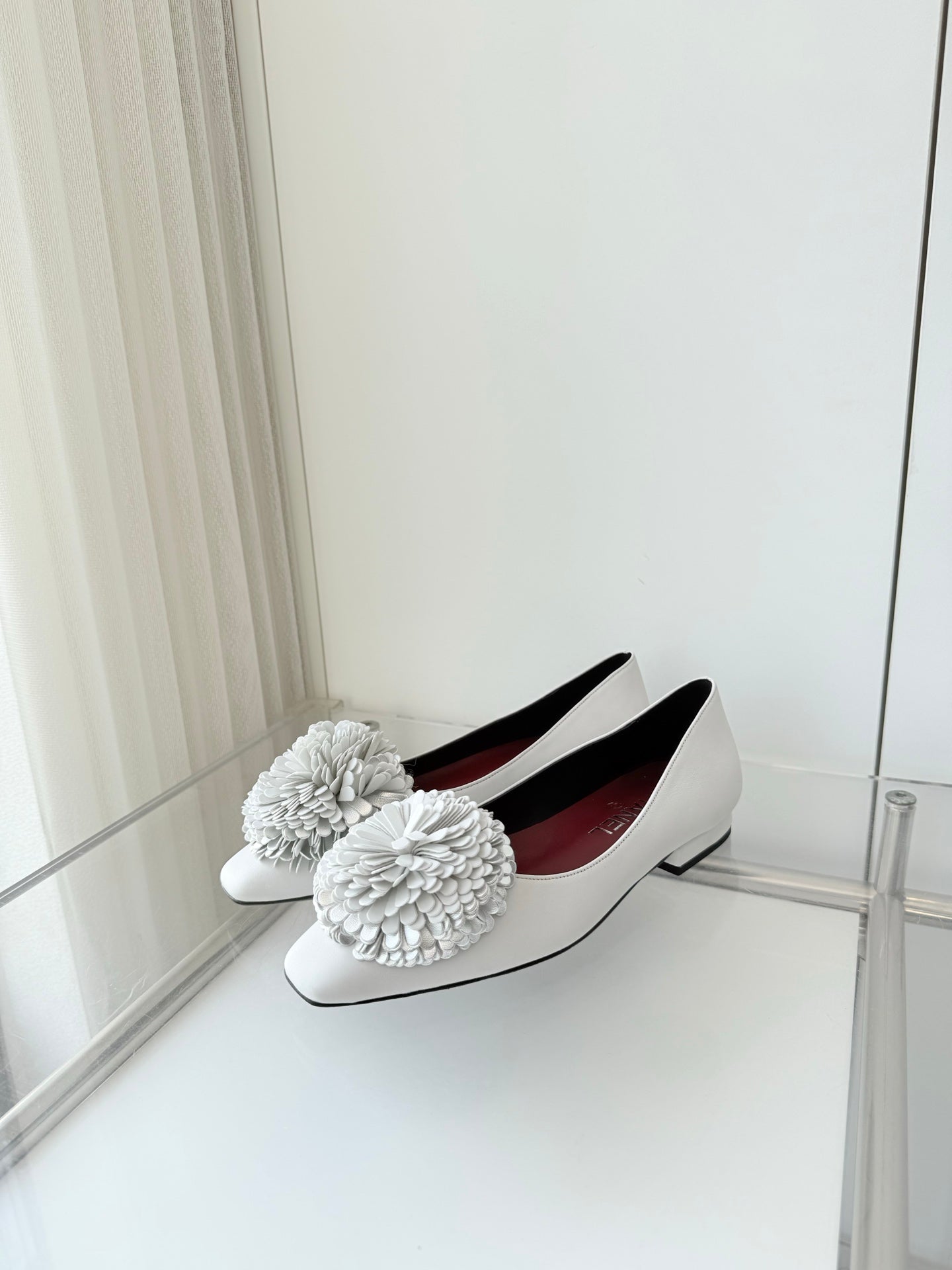 CC 26s Ballet Flat 1.5cm Camellia Flower White Sheepskin 597412