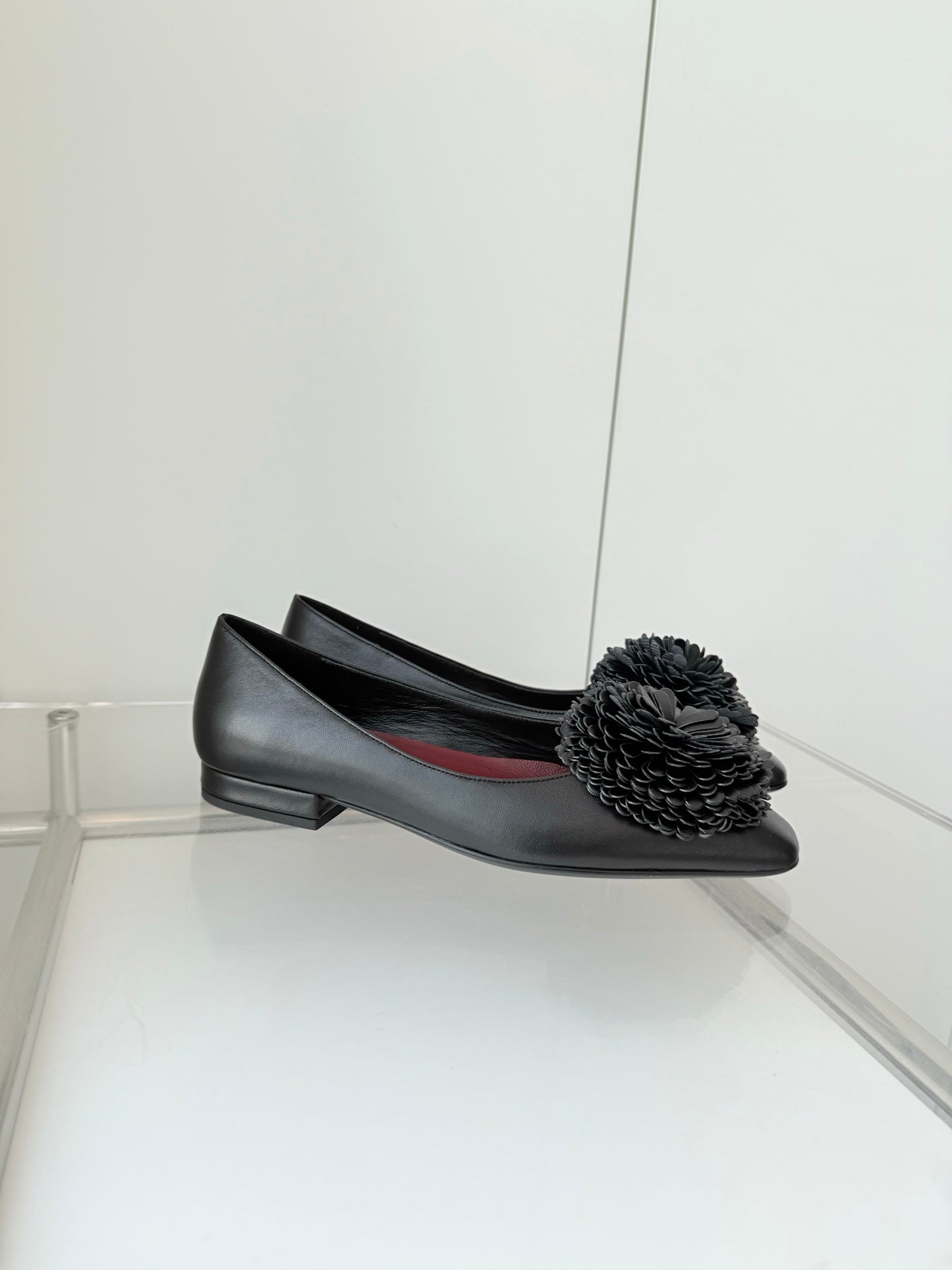 CC 26s Ballet Flat 1.5cm Camellia Flower Black Sheepskin 597413