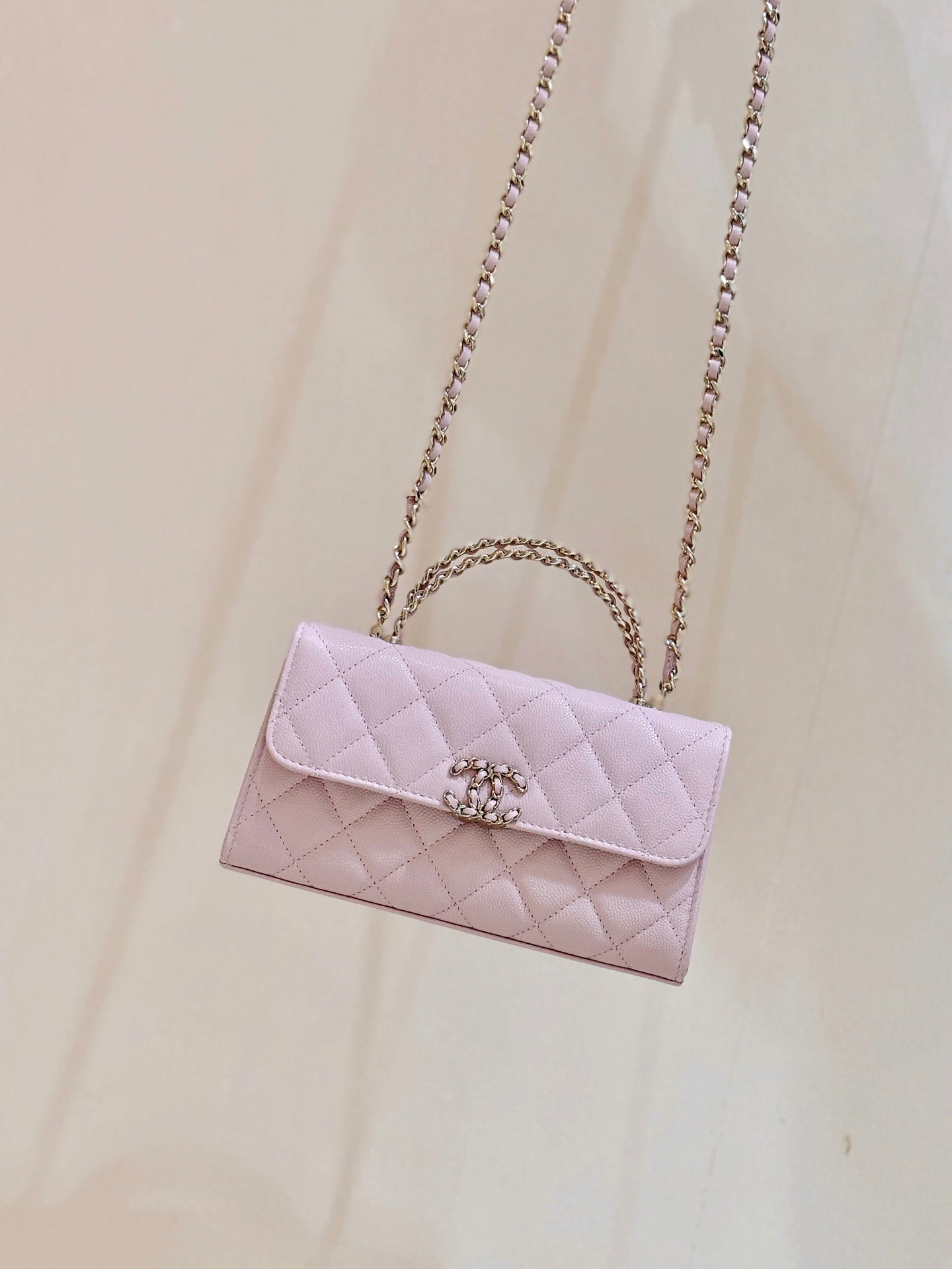 CC 25s Kelly Handle Bag Light Pink Caviar Leather