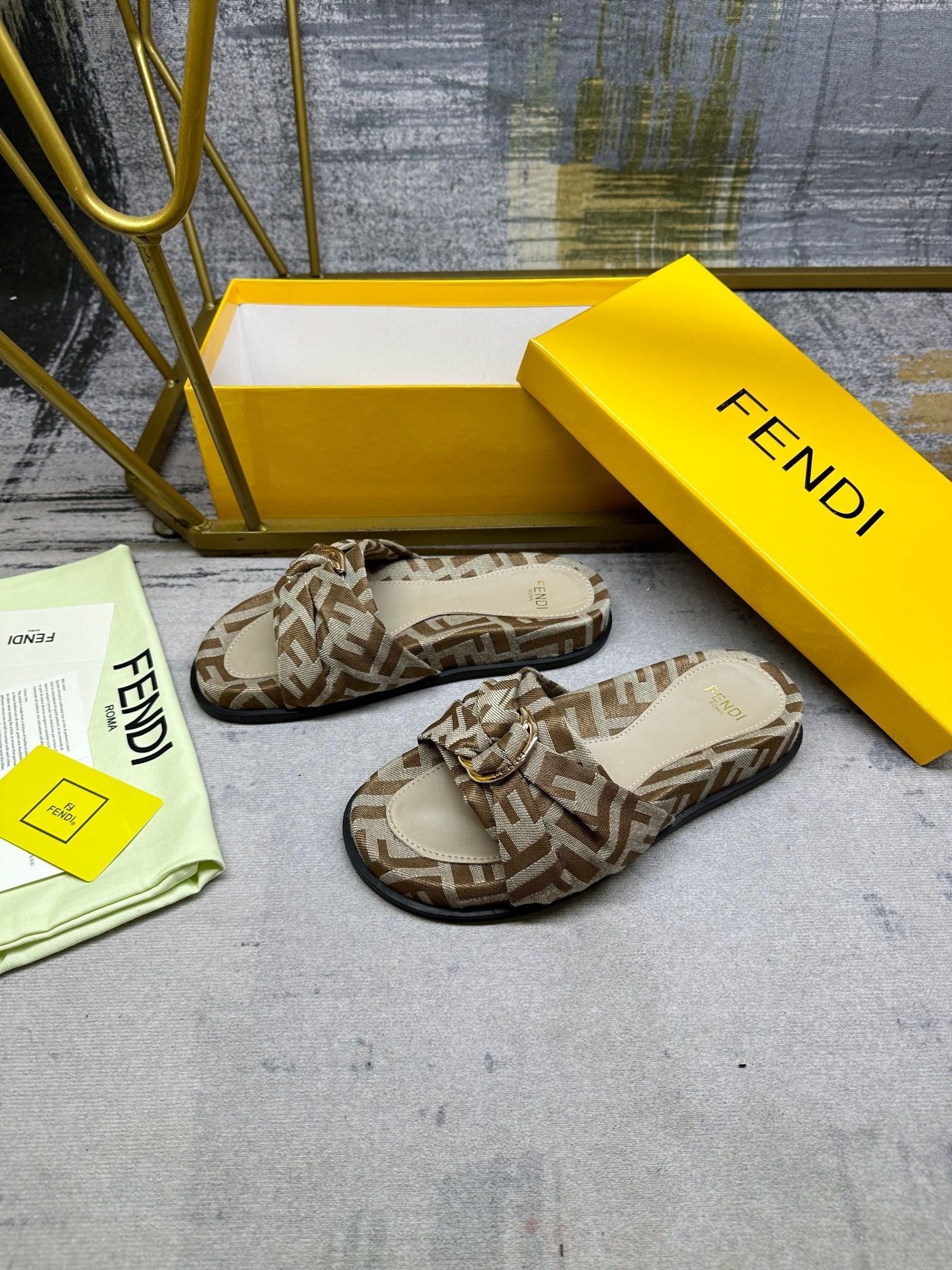 FF Feel 10 Brown Beige FF jacquard Slide