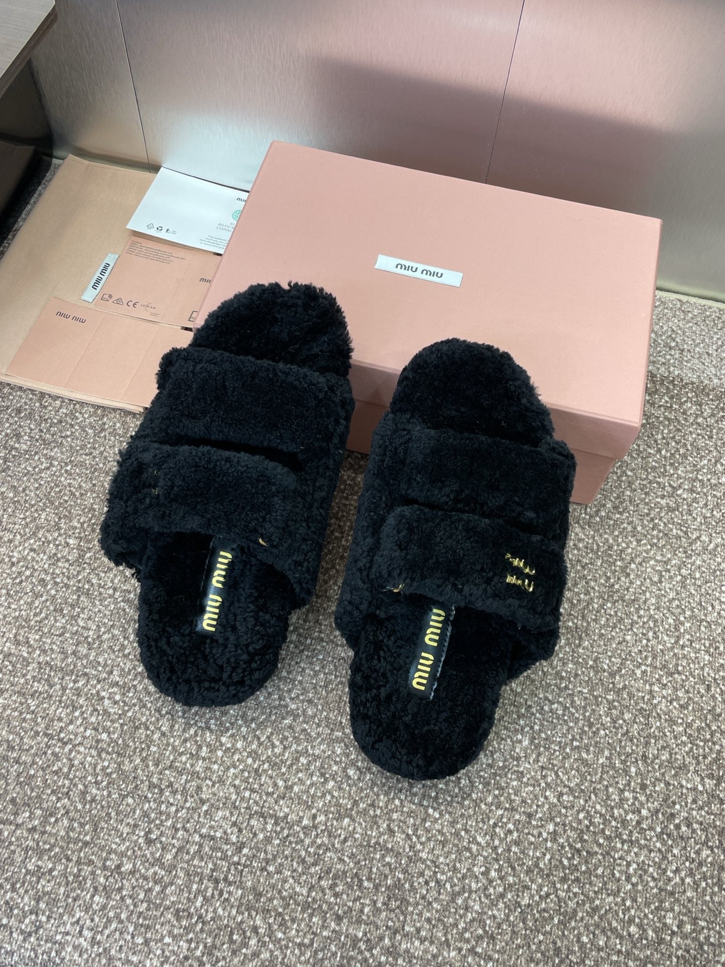 Miu Velcro Slippers Black Lambswool 508823
