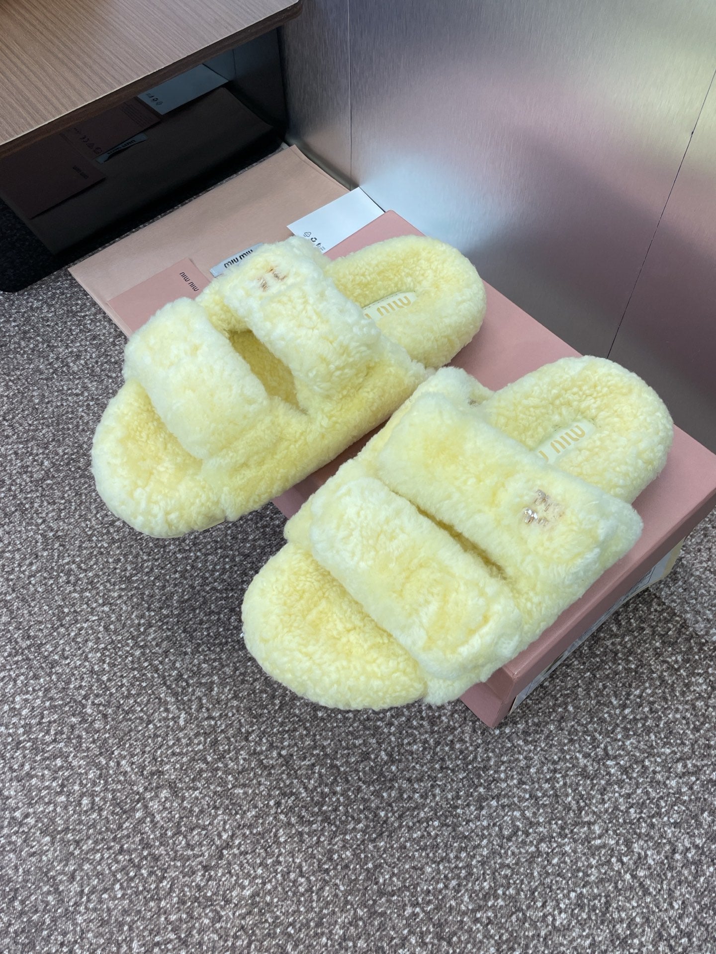 Miu Velcro Slippers Lemon Yellow Lambswool 508824