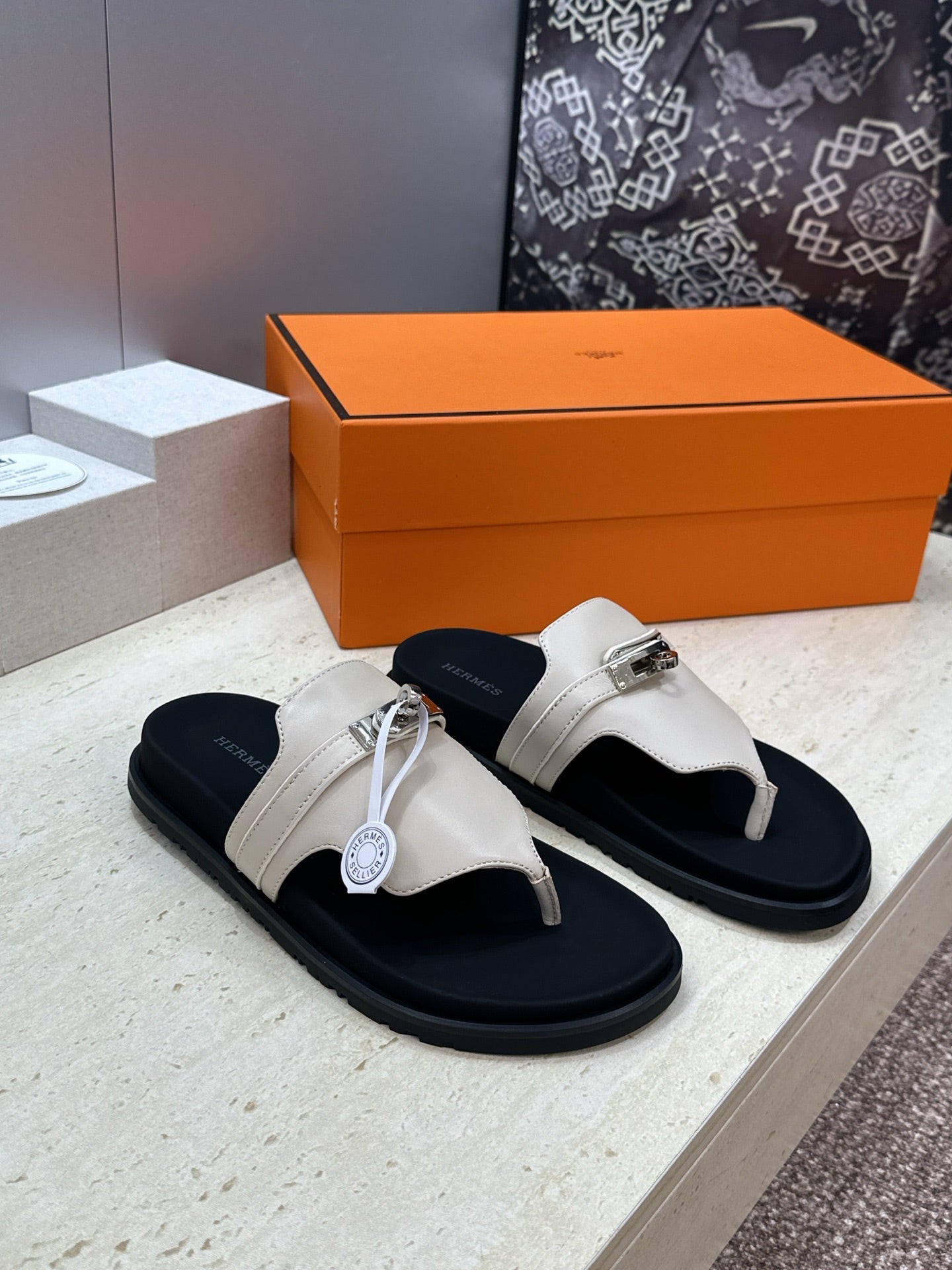 HM 26s Empire Sandal In Ivory White Calfskin Silver Hardware