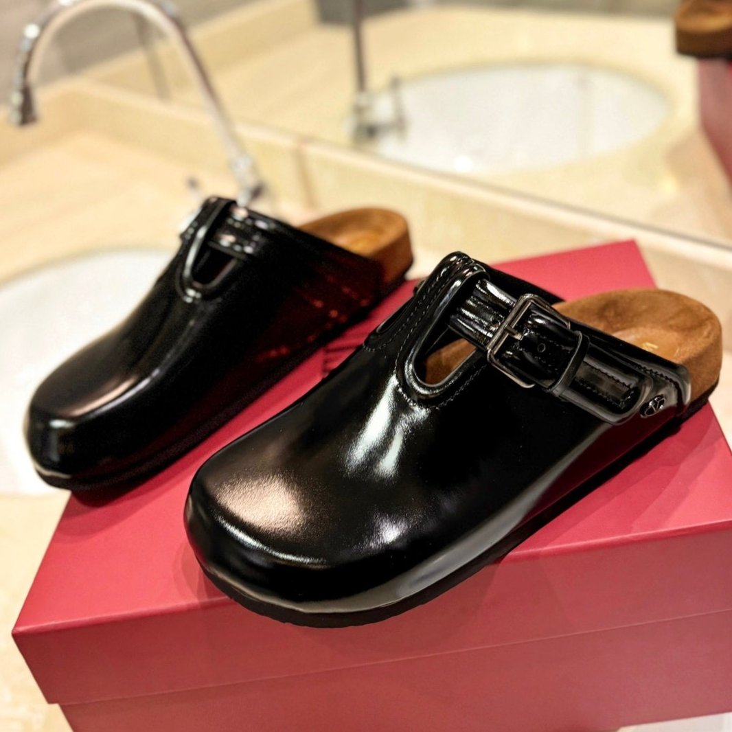 Valentino Fussfriend Black Patent Calfskin Leather Sabot