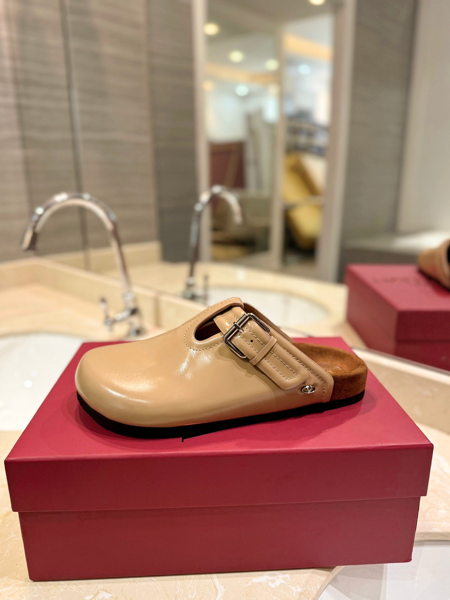 Valentino Fussfriend Camel Brown Patent Calfskin Leather Sabot