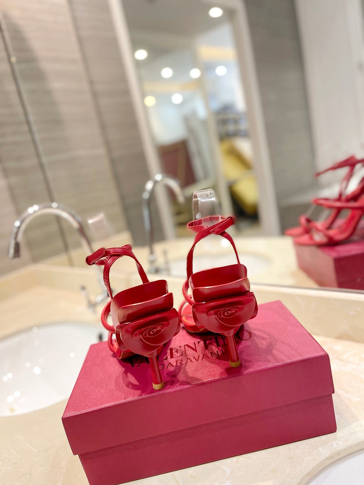 VT 26s Atelier Rose Sandals Red Leather 985380