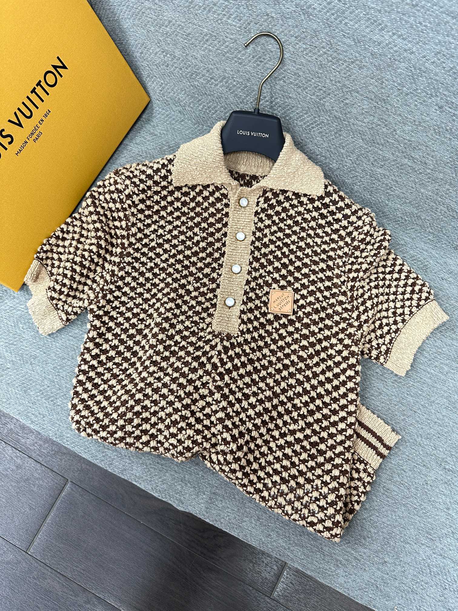 LV Short-Sleeved Knitted Mesh Polo Beige Black Wool