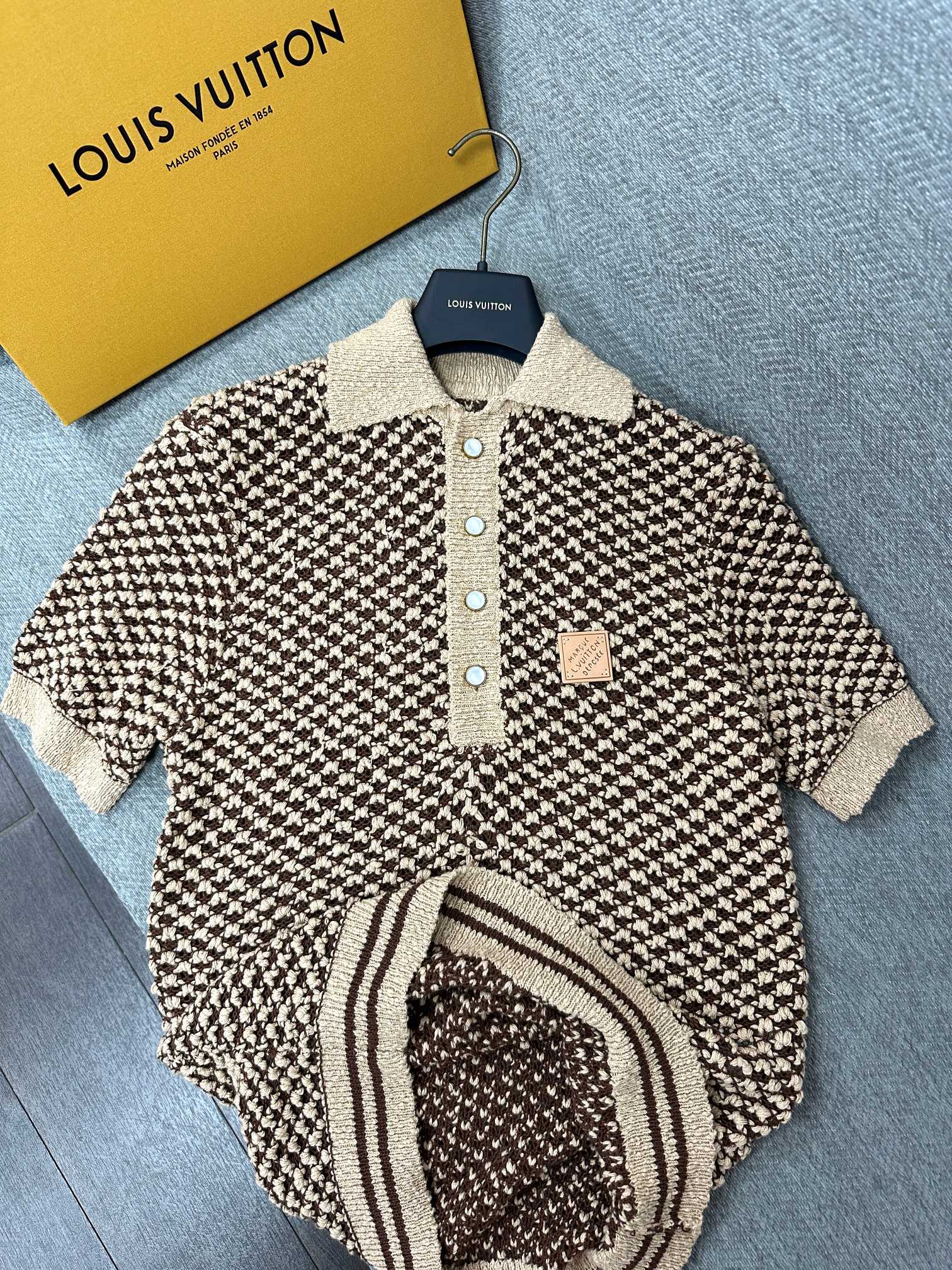 LV Short-Sleeved Knitted Mesh Polo Beige Black Wool