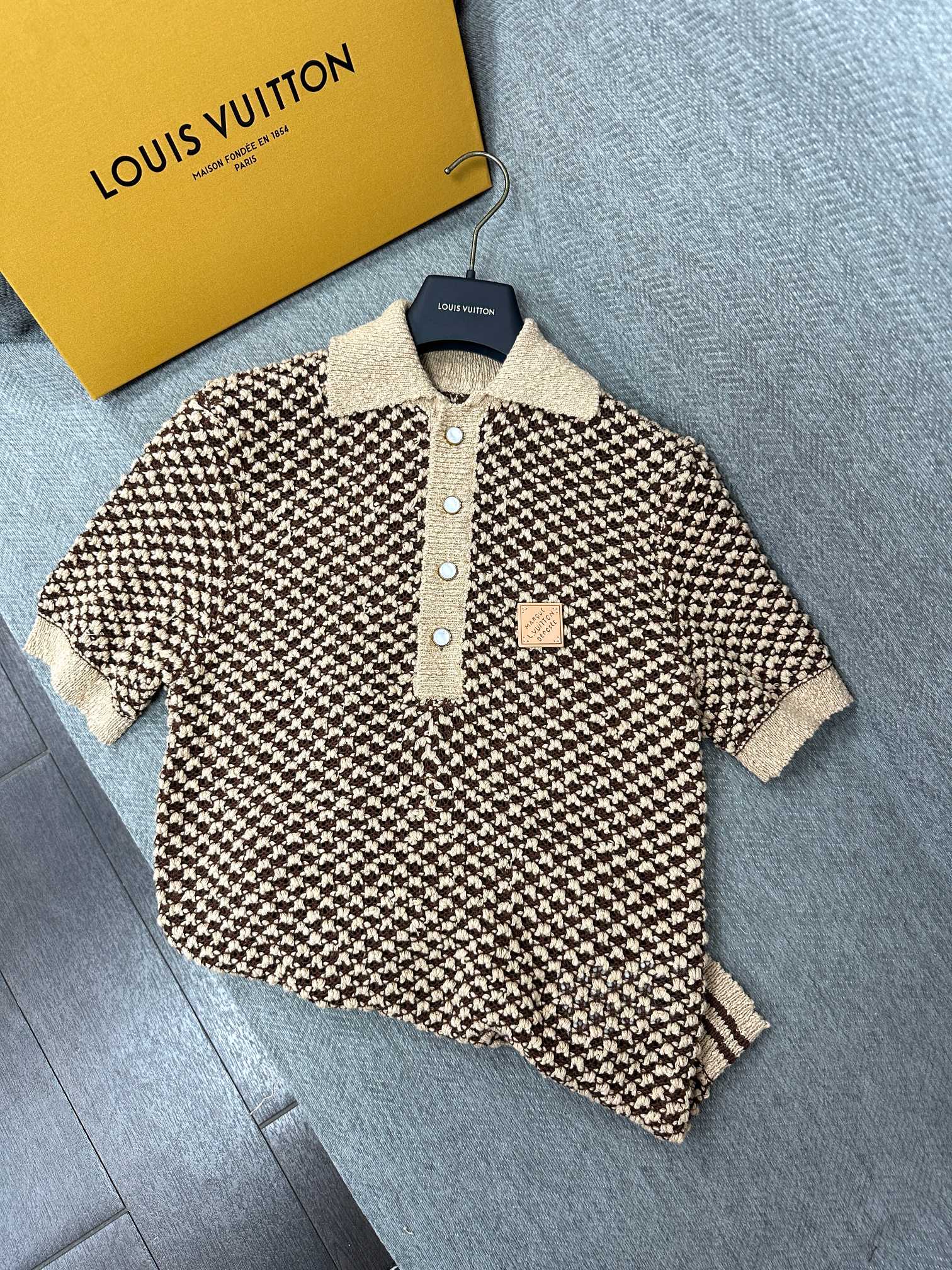 LV Short-Sleeved Knitted Mesh Polo Beige Black Wool