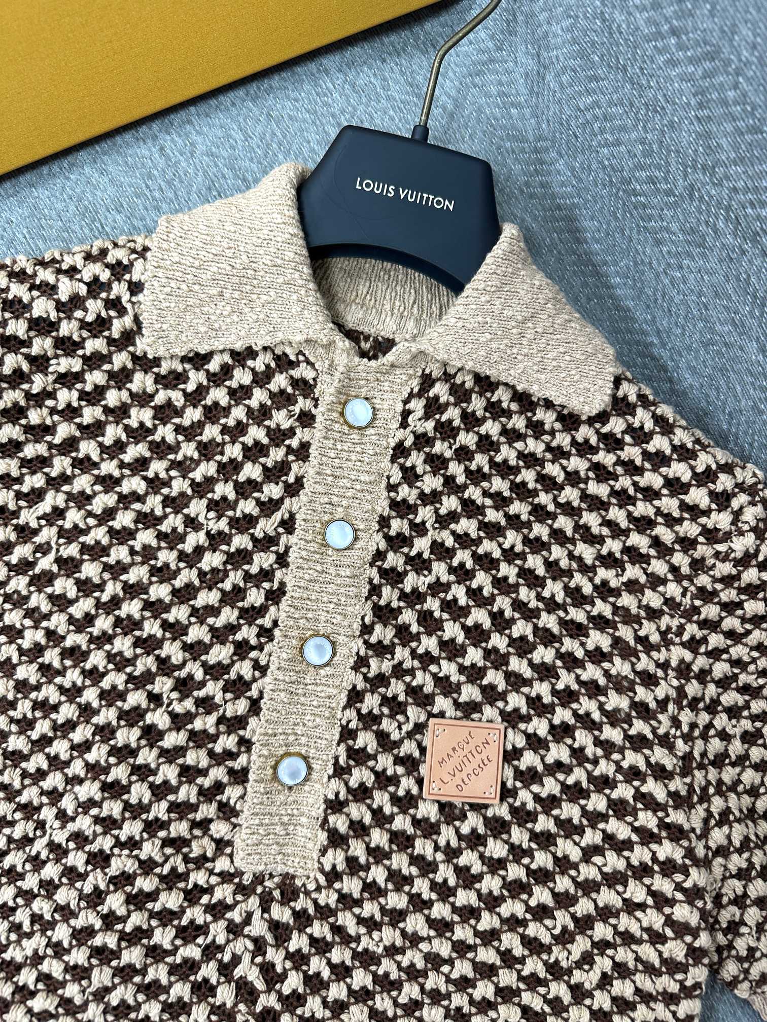 LV Short-Sleeved Knitted Mesh Polo Beige Black Wool