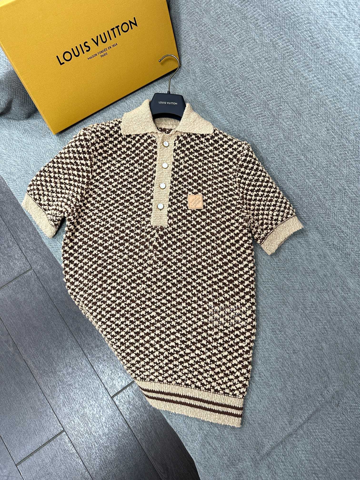 LV Short-Sleeved Knitted Mesh Polo Beige Black Wool