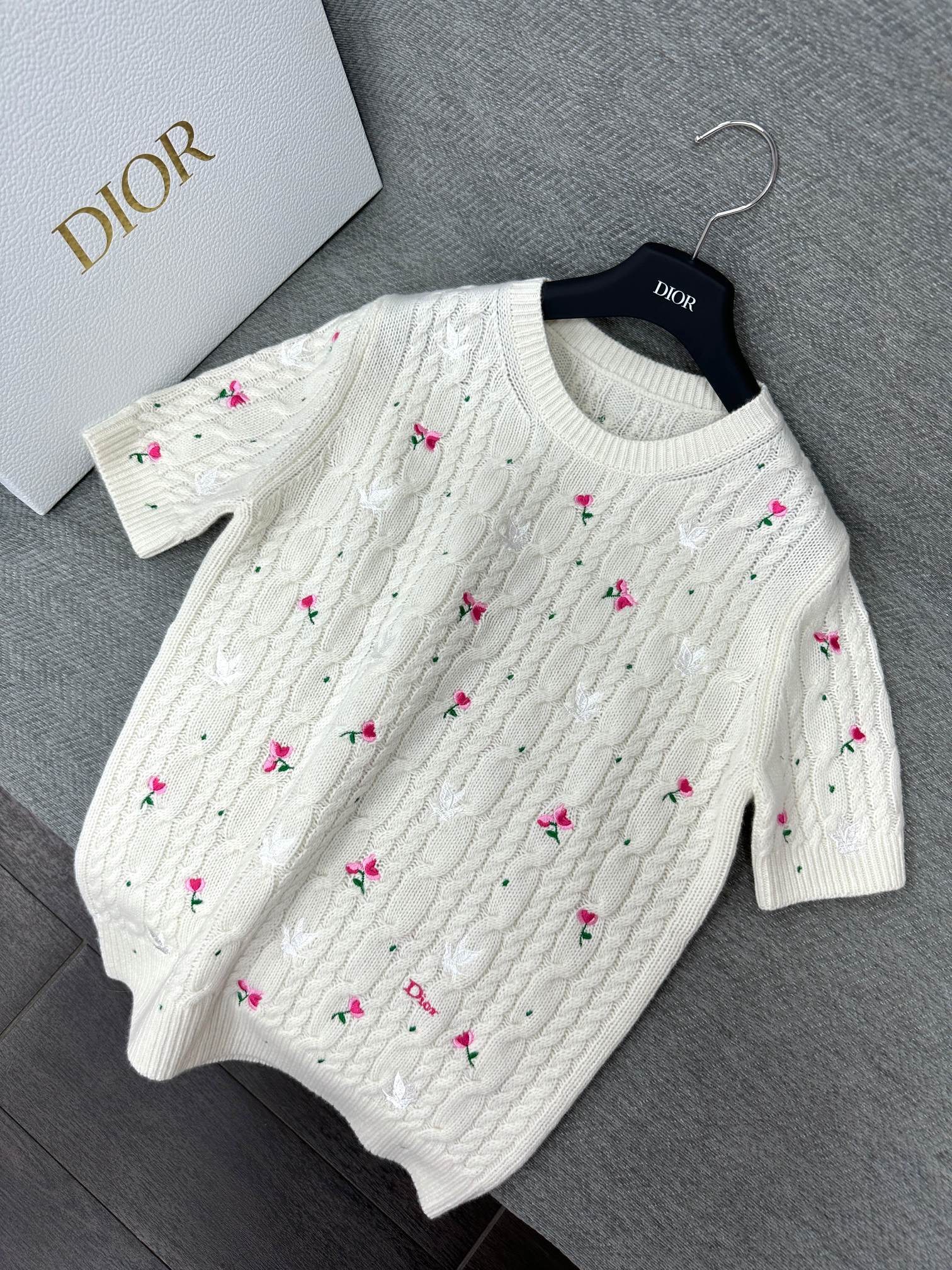 CD Short-Sleeved Sweater Small Floral Embroidery Ivory Wool 349483