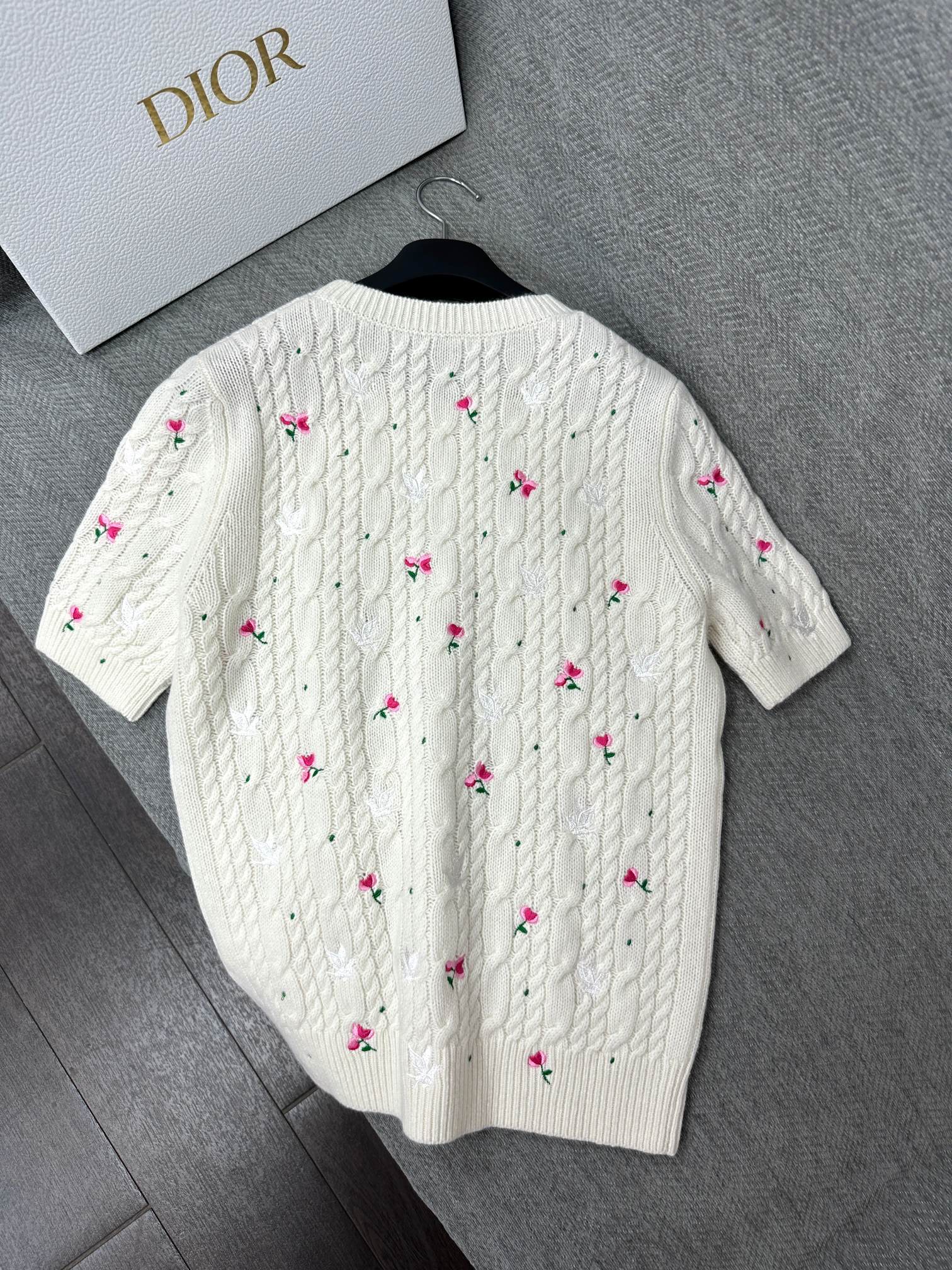 CD Short-Sleeved Sweater Small Floral Embroidery Ivory Wool 349483