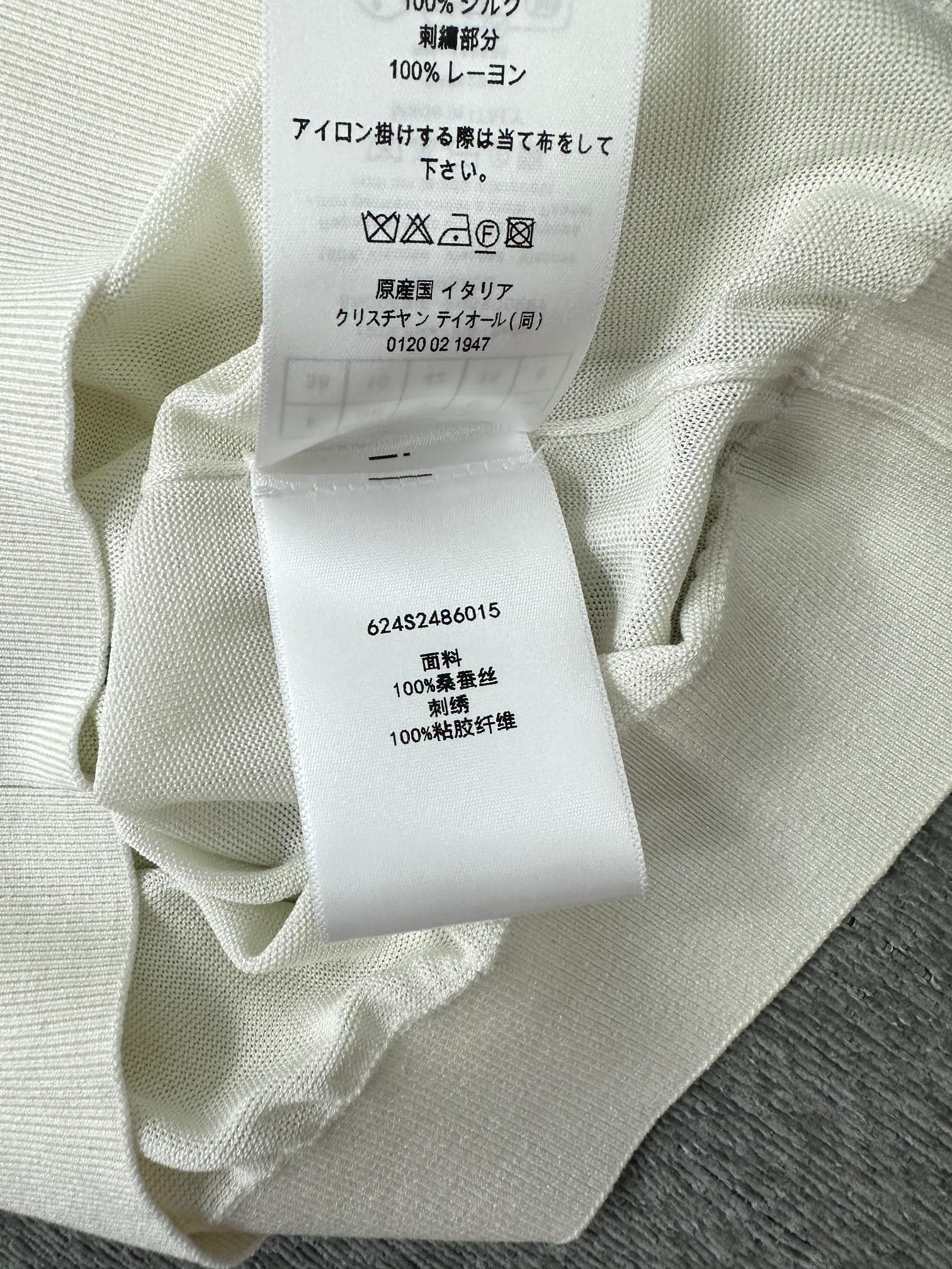 CD Book Cover Short-Sleeved Sweater White Green Silk 349496