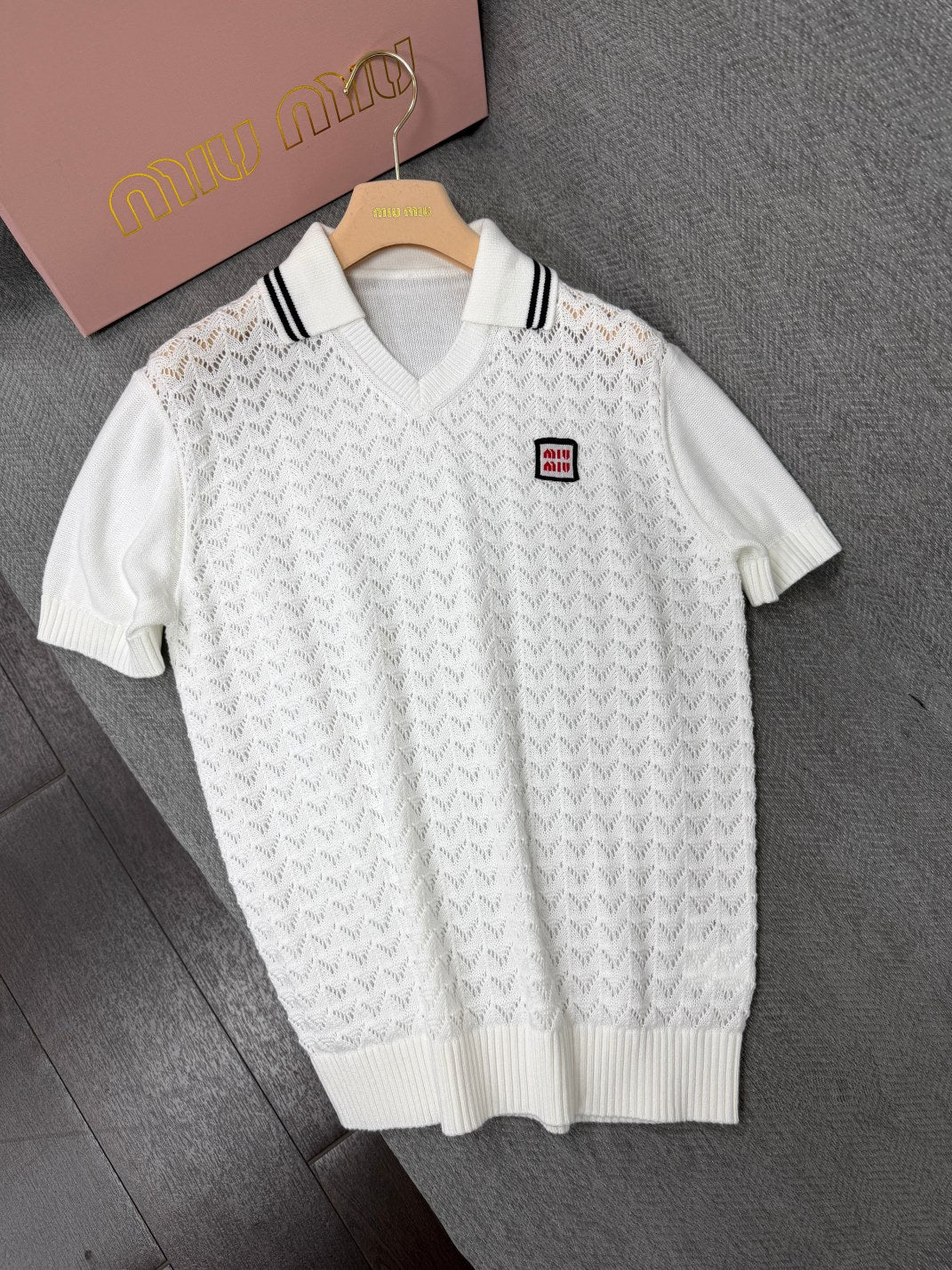 Miu 26s Perforated Collar Short-Sleeve White Cotton 414815