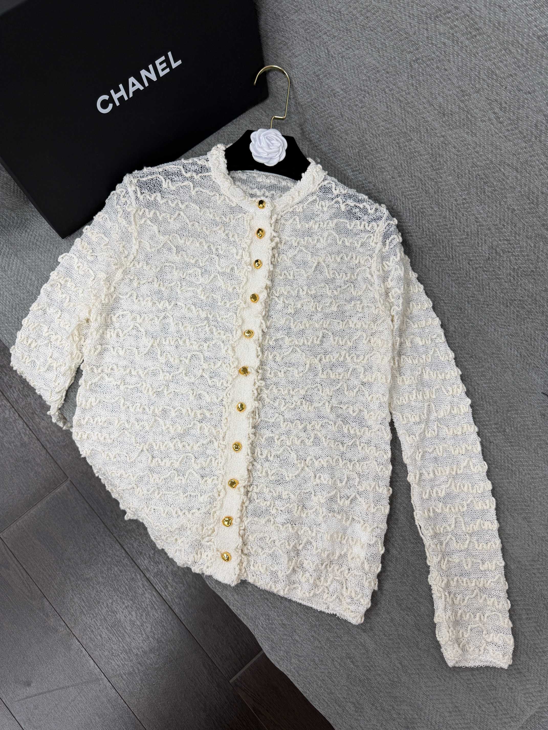 CC 26s Cardigan Textured Knit Pattern White Viscose Silk 414859