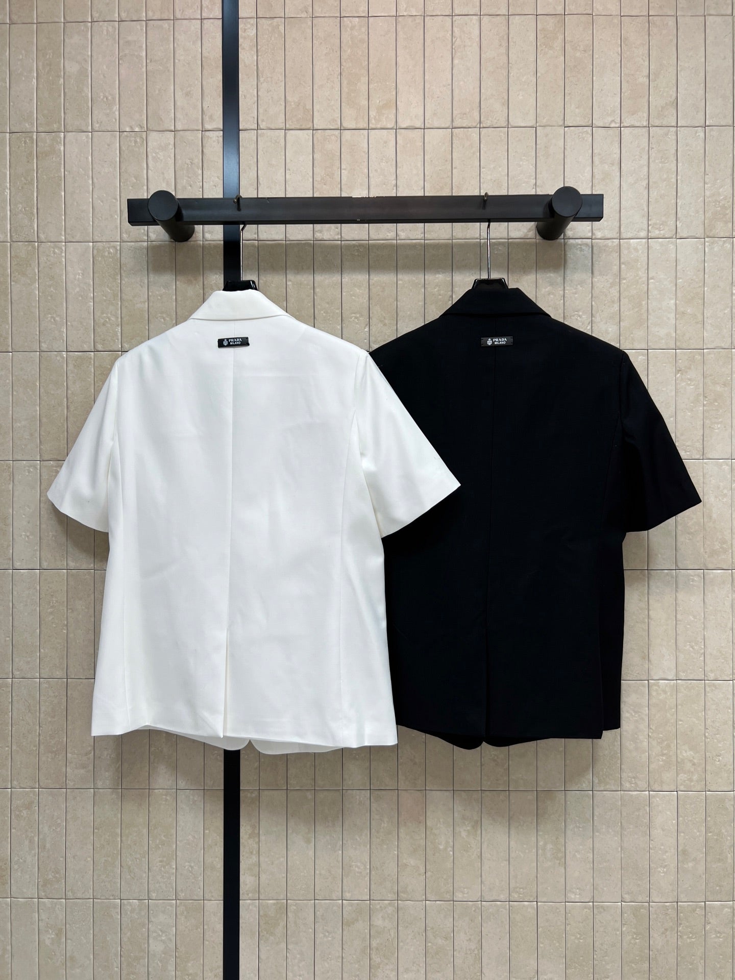 Prada 26s Short-Sleeved Blaze Polyester Rayon 400730