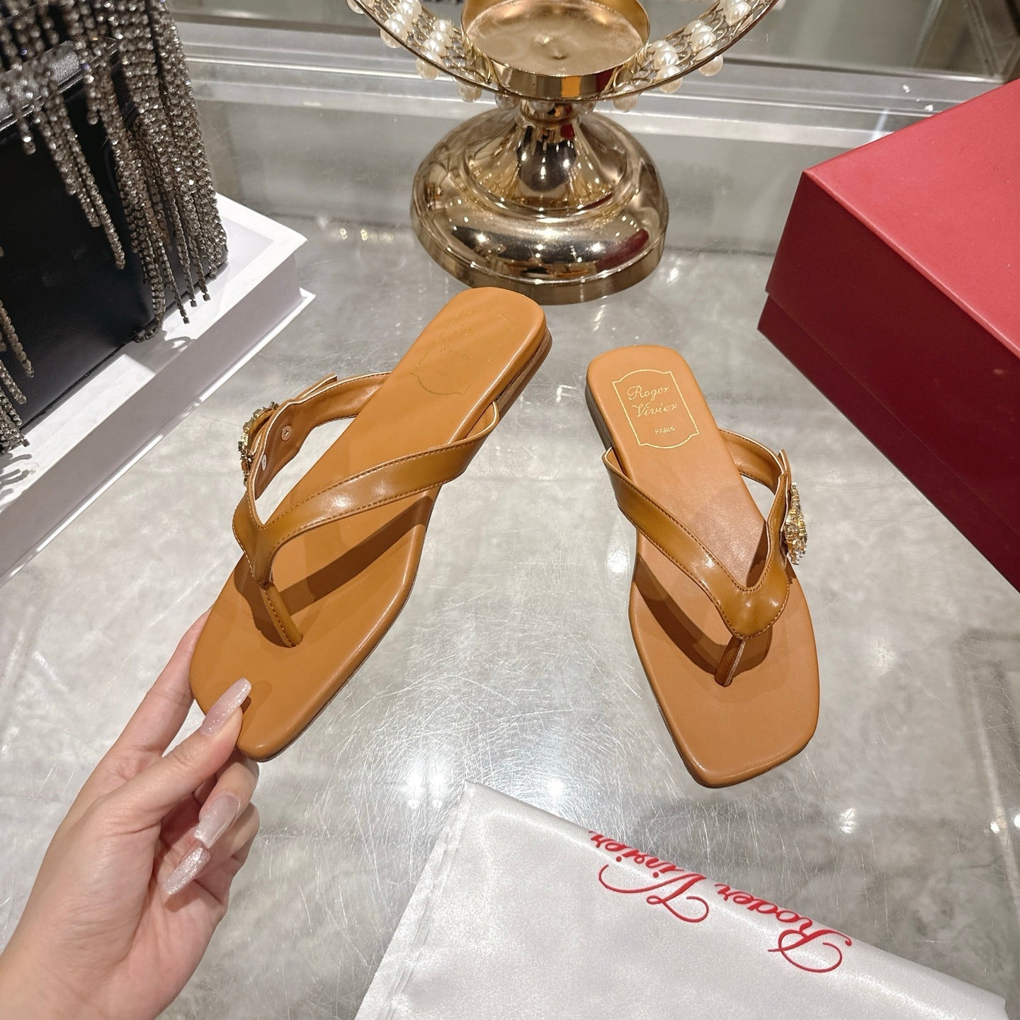 Roger Vivier 26s Thong Brown Cowhide 679813