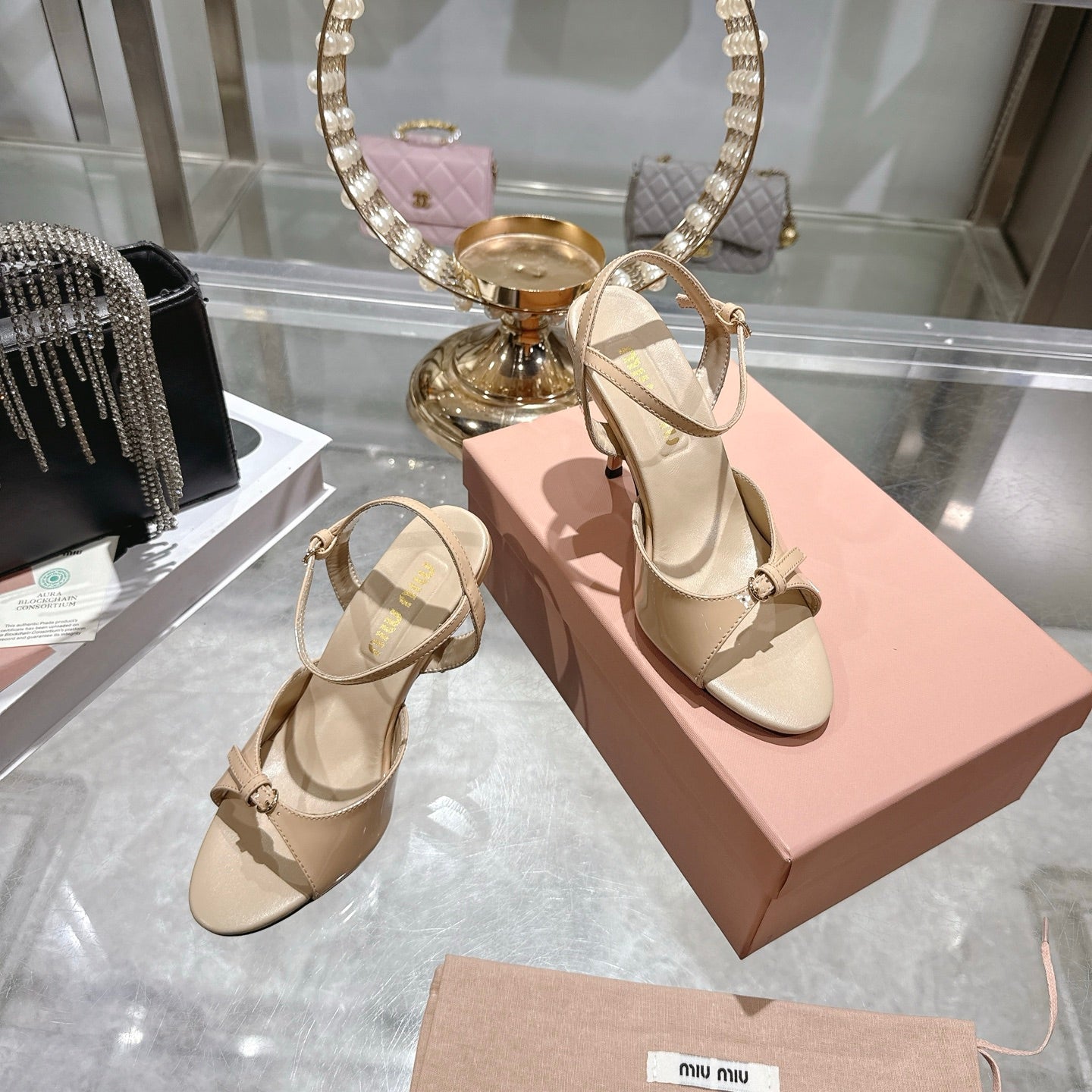 Miu Sandal With Buckle Beige Patent Leather 751324