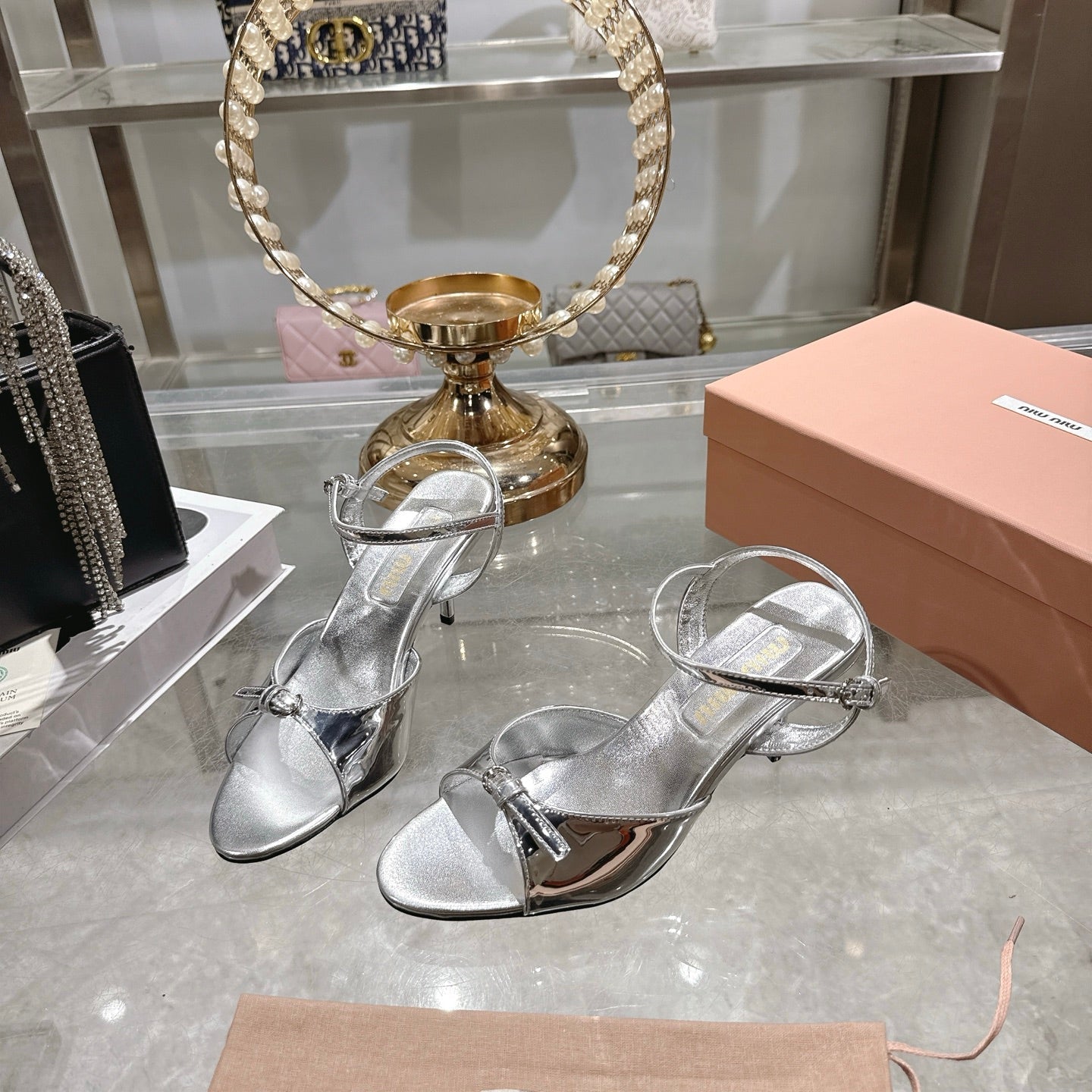 Miu Sandal With Buckle Sliver Patent Leather 751328