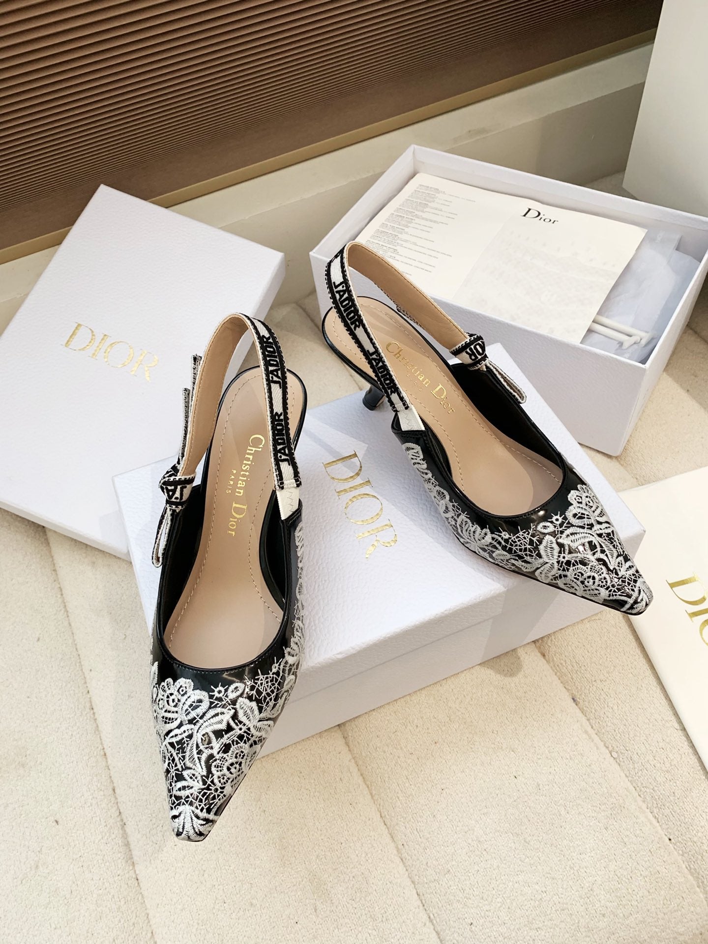 CD 26s J'Adior Jacquard Embroidered Slingback 6.5 Black Patent Leather 614928
