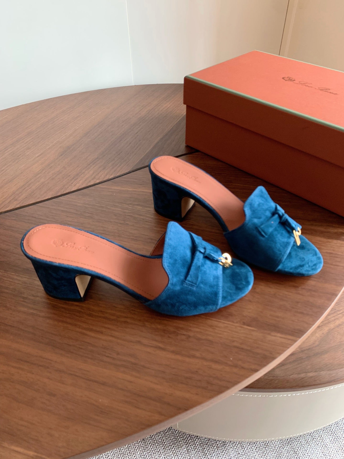 LP 26s Summer Mule Heels 60mm In Dark Blue Suede