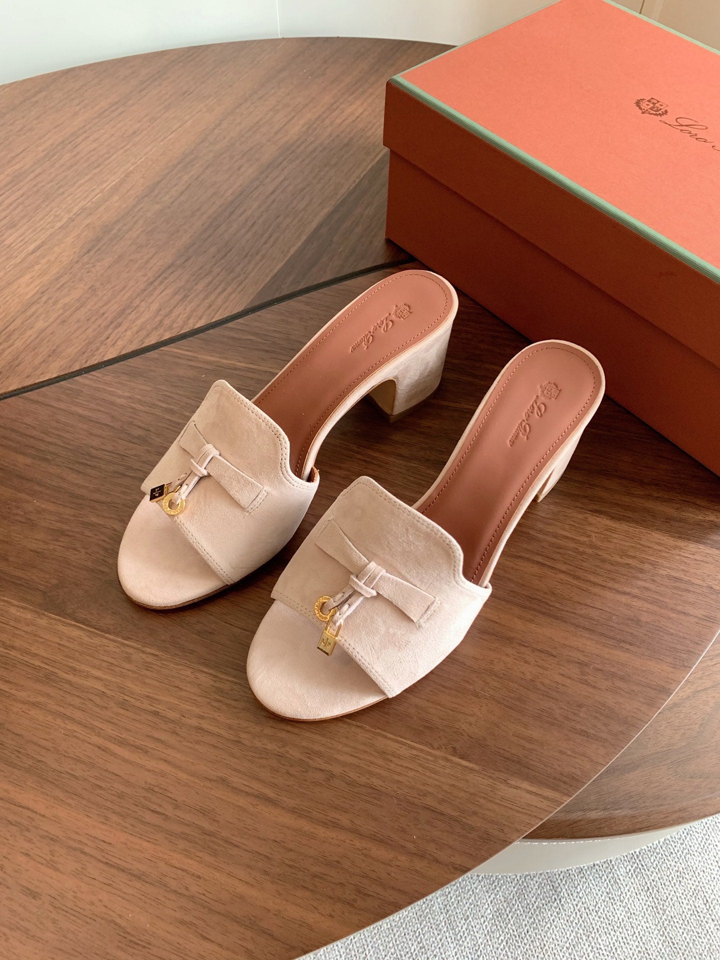 LP 26s Summer Mule Heels 60mm In Light Beige Suede Gold Hardware