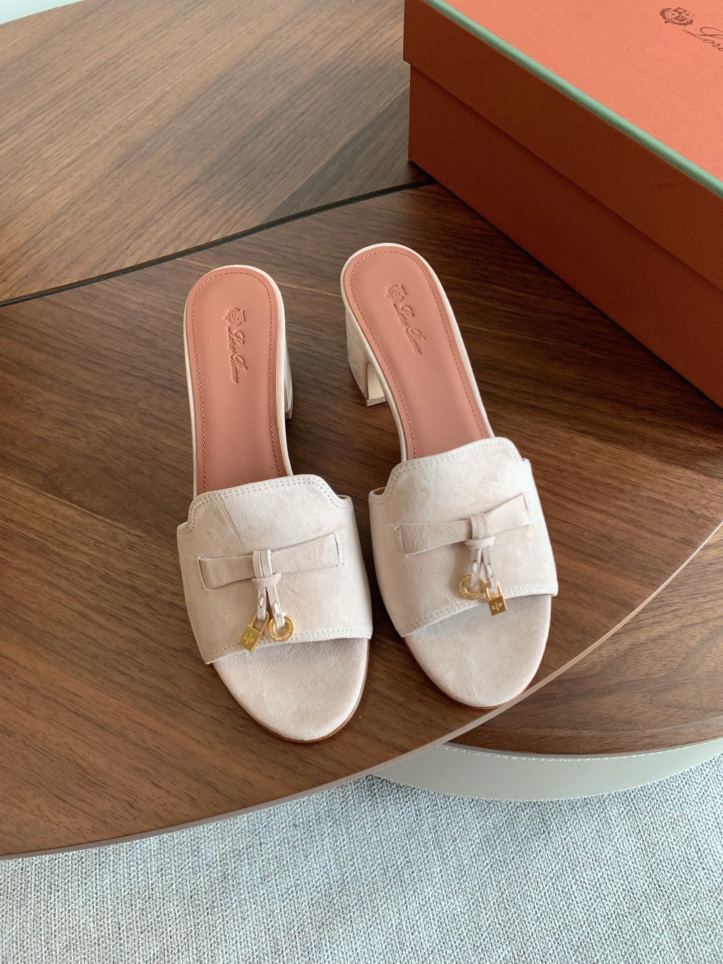 LP 26s Summer Mule Heels 60mm In Light Beige Suede Gold Hardware