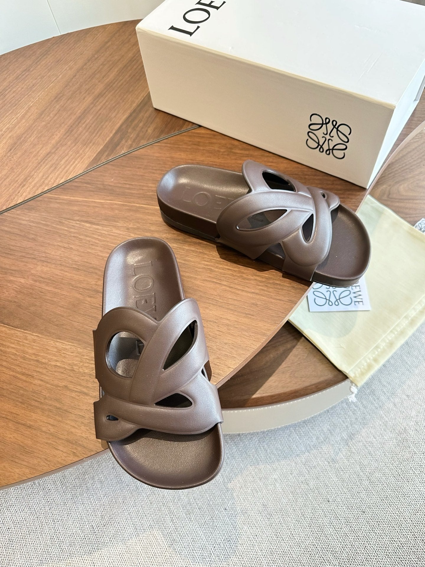 Loewe Ease Slide Coffee Leather 878033
