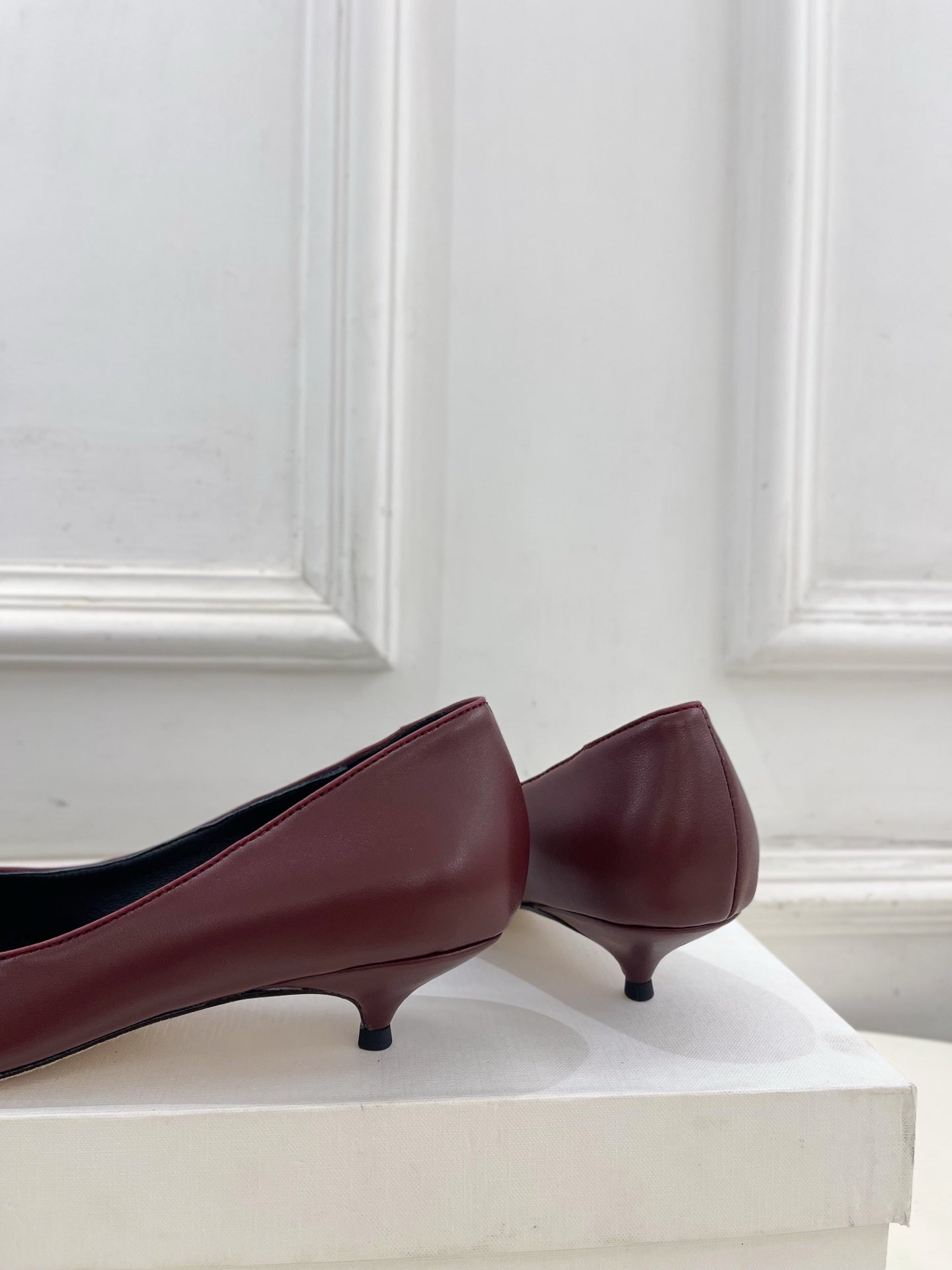 The Row 25ss TR Kitten heel Pointed Toe Shoes 35mm Burgundy Sheepskin 425559