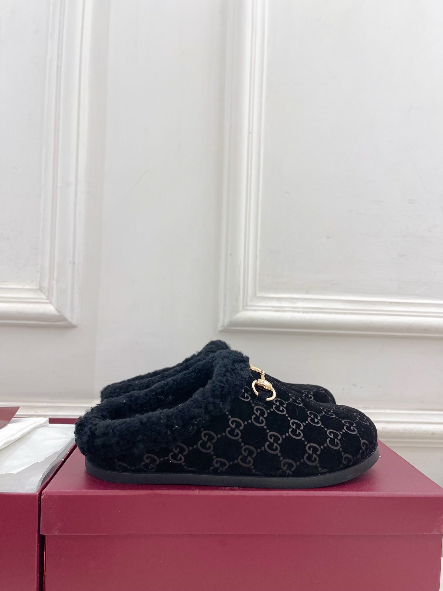 GG Horsebit Embossed Mule Black Suede And Wool 536050