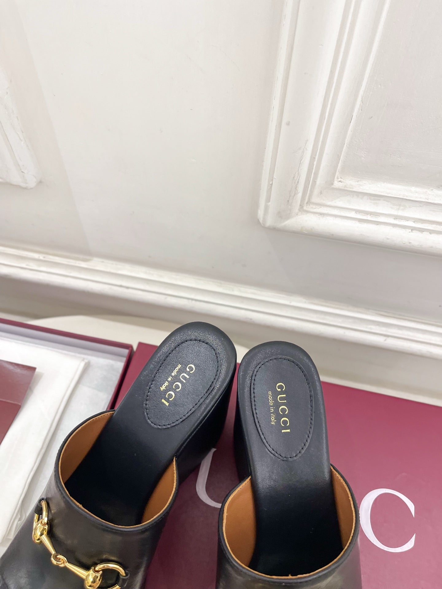 GC Wedge With Horsebit Sandal Black Leather 640268
