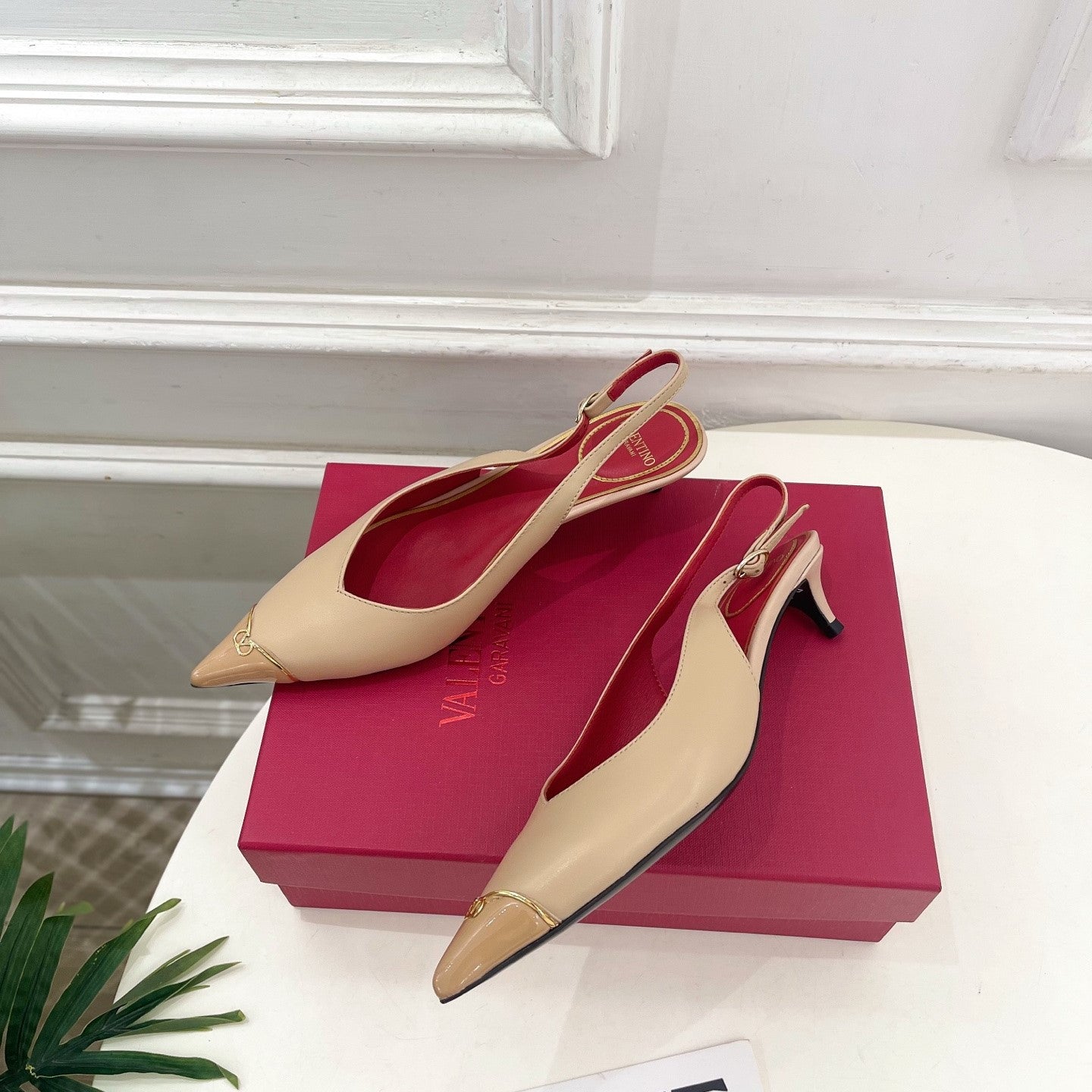 VLogo Heartip Slingback 3.5cm Beige Sheepskin 947340