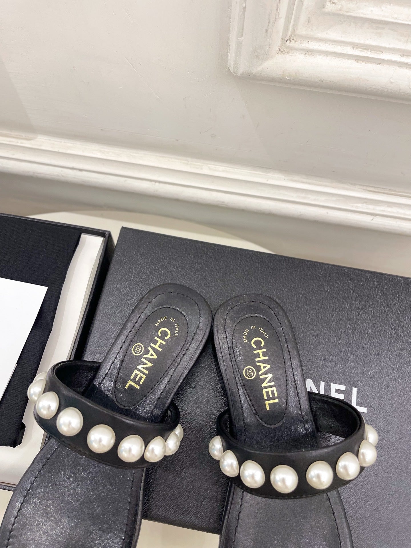 CC 26s Pearl Embellished Sandals Black Sheepskin 947066