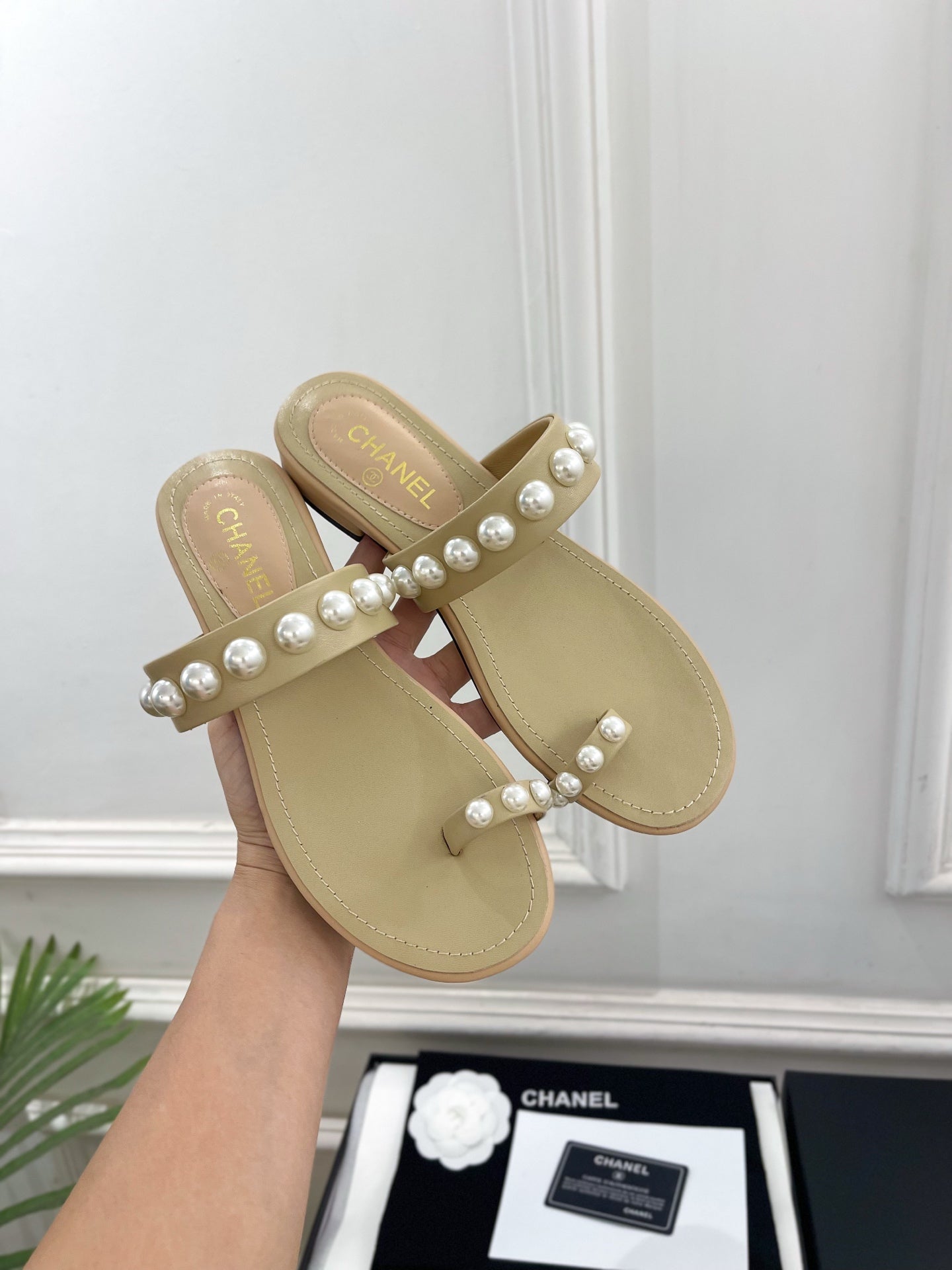CC 26s Pearl Embellished Sandals Beige Sheepskin 947068