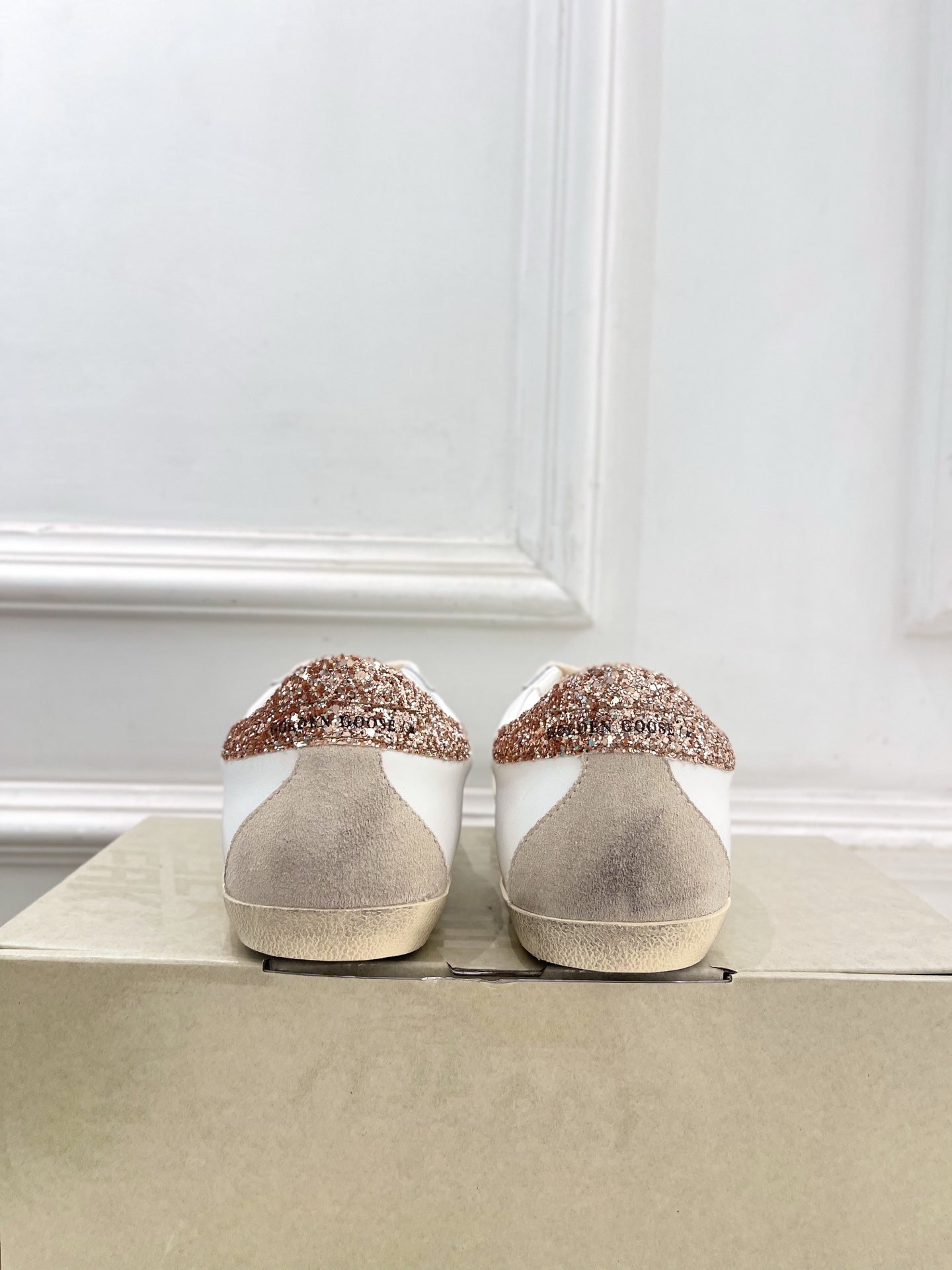 Golden Goose 26s Super-Star Light Taupe Star White Glitter Leather 947746