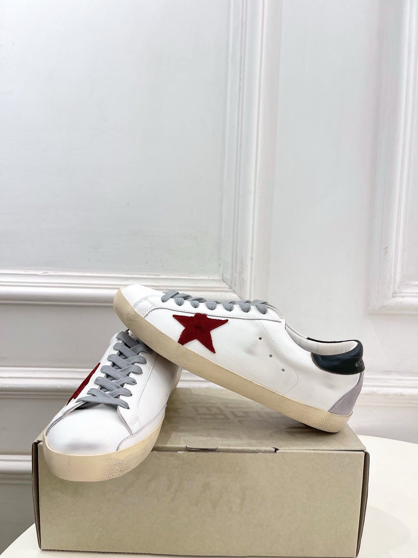 Golden Goose 26s Super-Star Red Star White Leather 947751