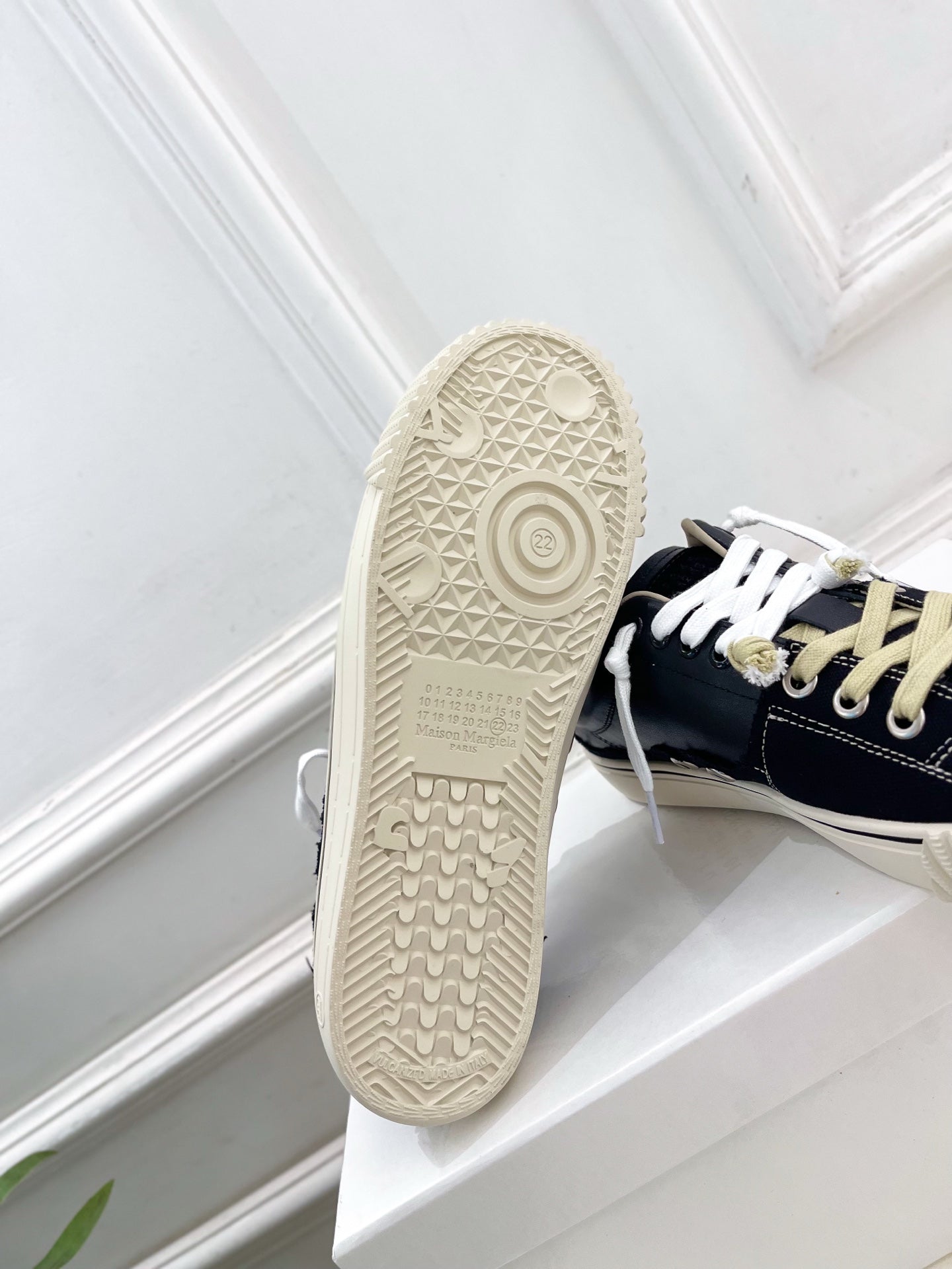 MM6 26s New Evolution Sneakers Black Canvas Calfskin 947483