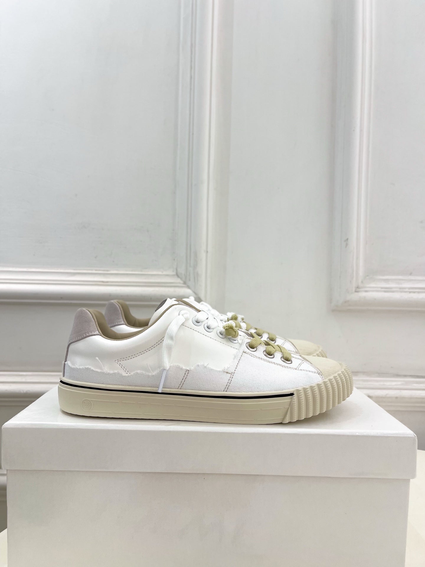 MM6 26s New Evolution Sneakers Grey Cream Canvas Calfskin 947484
