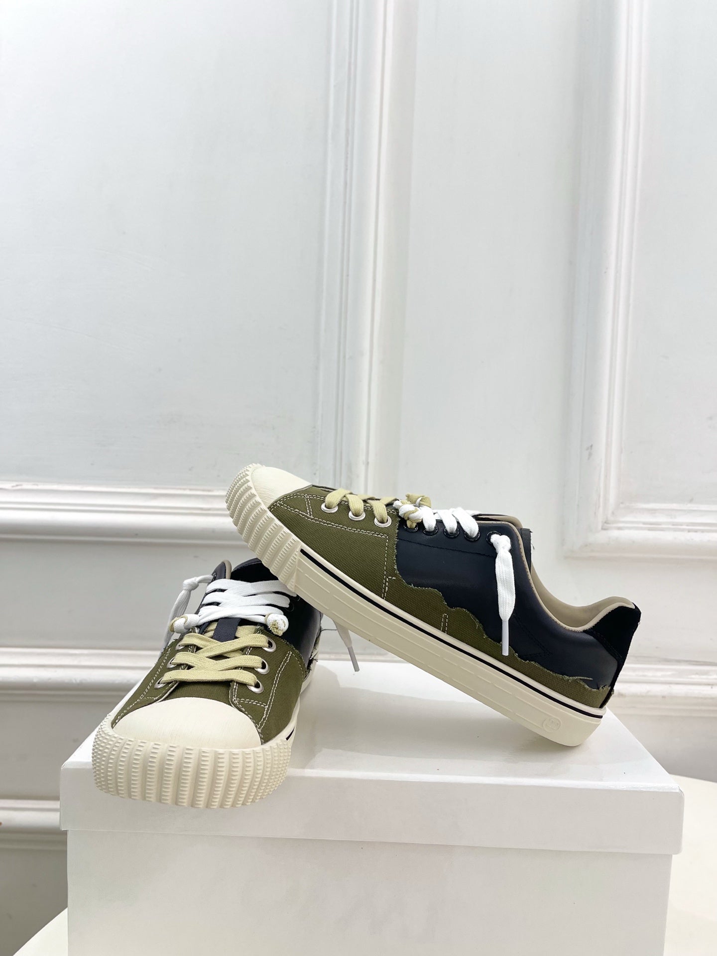 MM6 26s New Evolution Sneakers Olive Black Canvas Calfskin 947485